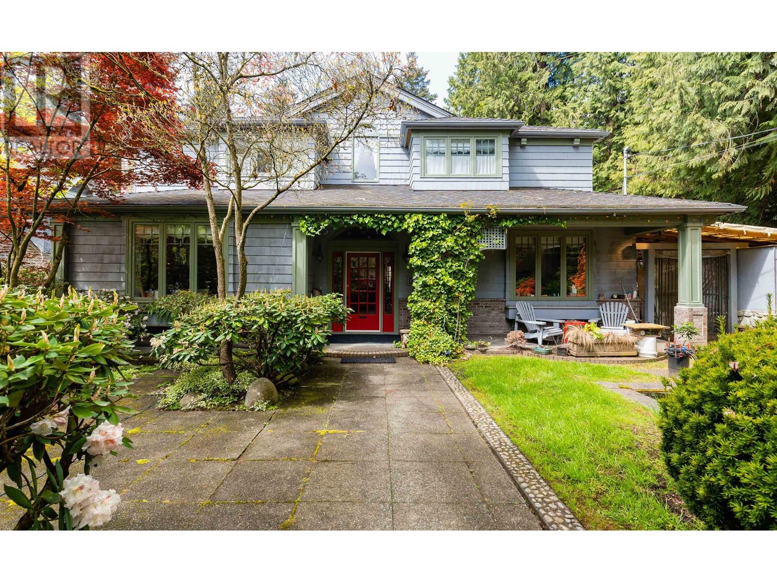 1295 SINCLAIR STREET, West Vancouver, British Columbia