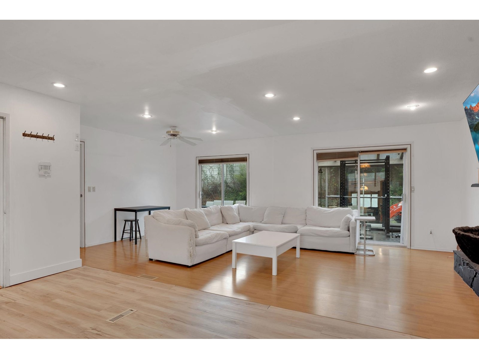 Property at 15237 HUMMINGBIRD PLACE image 3