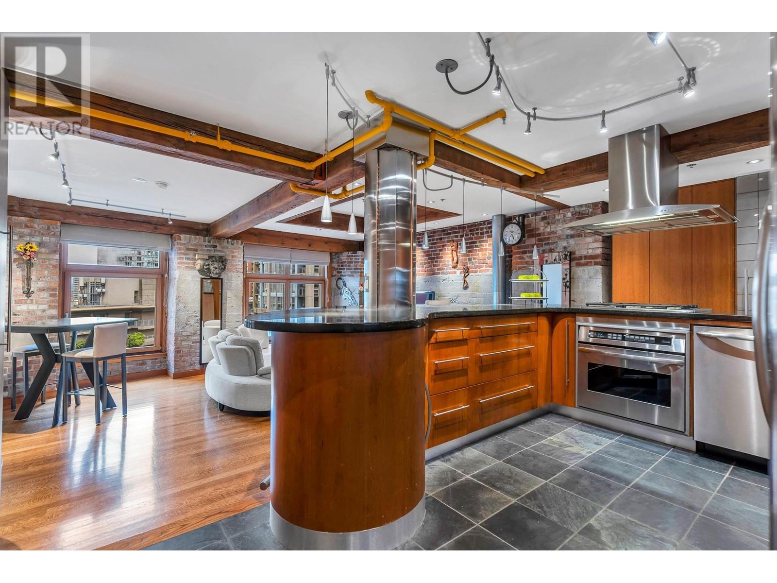 804 518 BEATTY STREET, vancouver, British Columbia