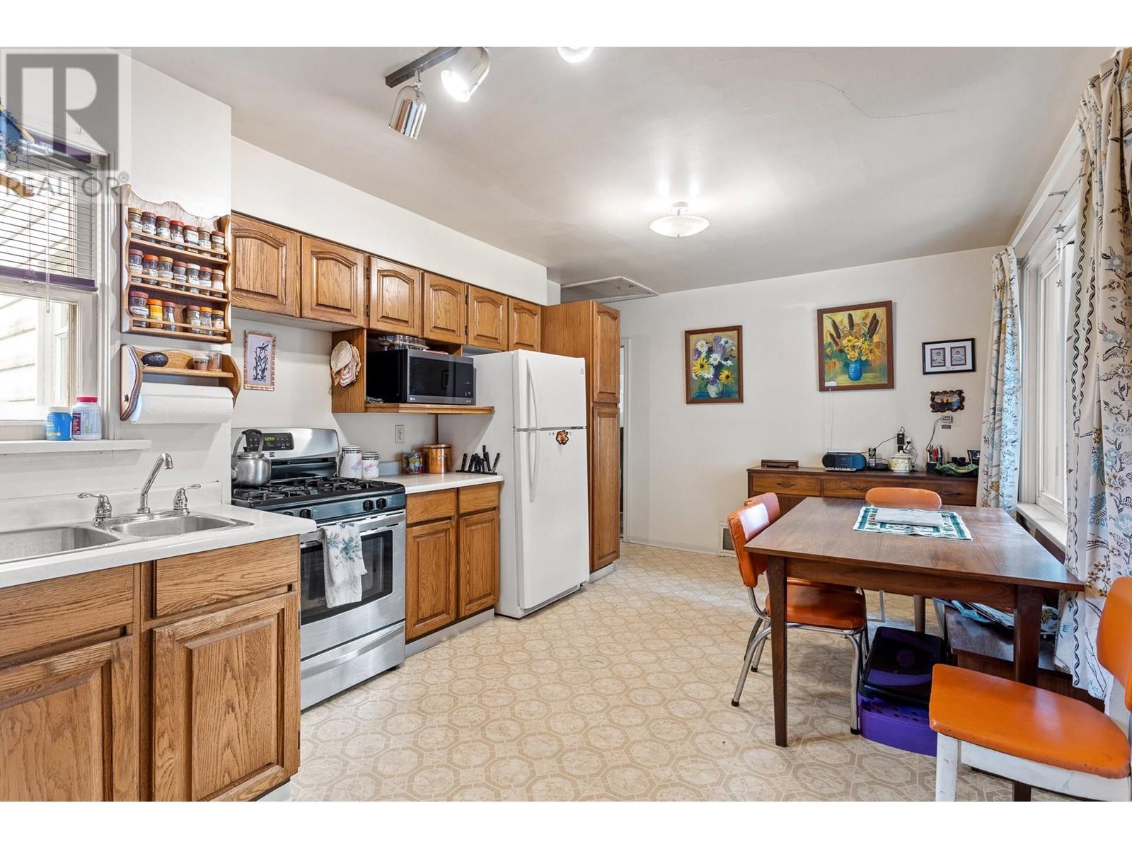 317 Holmes Street, New Westminster, British Columbia  V3L 4X6 - Photo 5 - R2952249