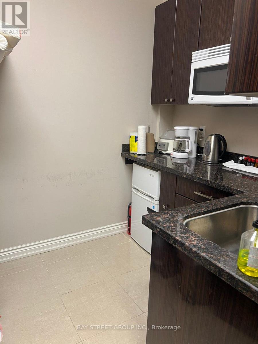 9 - 636 Edward Avenue, Richmond Hill, Ontario  L4C 0V4 - Photo 6 - N11914365