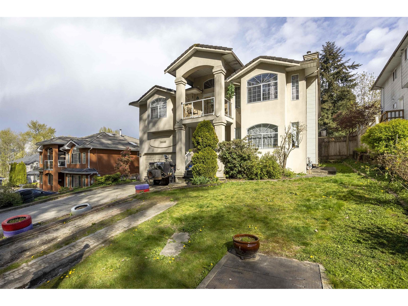 14446 Bedford Drive, Surrey, British Columbia  V3R 0W3 - Photo 1 - R2954346