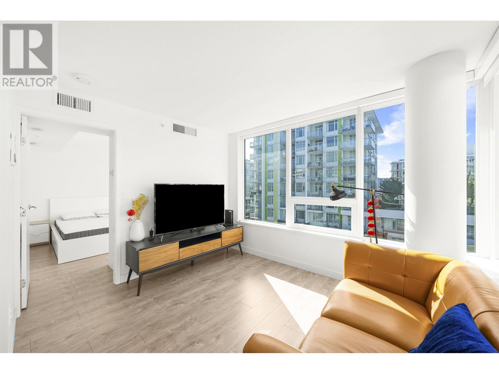 Listing Picture 11 of 27 : 1507 8833 HAZELBRIDGE WAY, Richmond / 烈治文 - 魯藝地產 Yvonne Lu Group - MLS Medallion Club Member