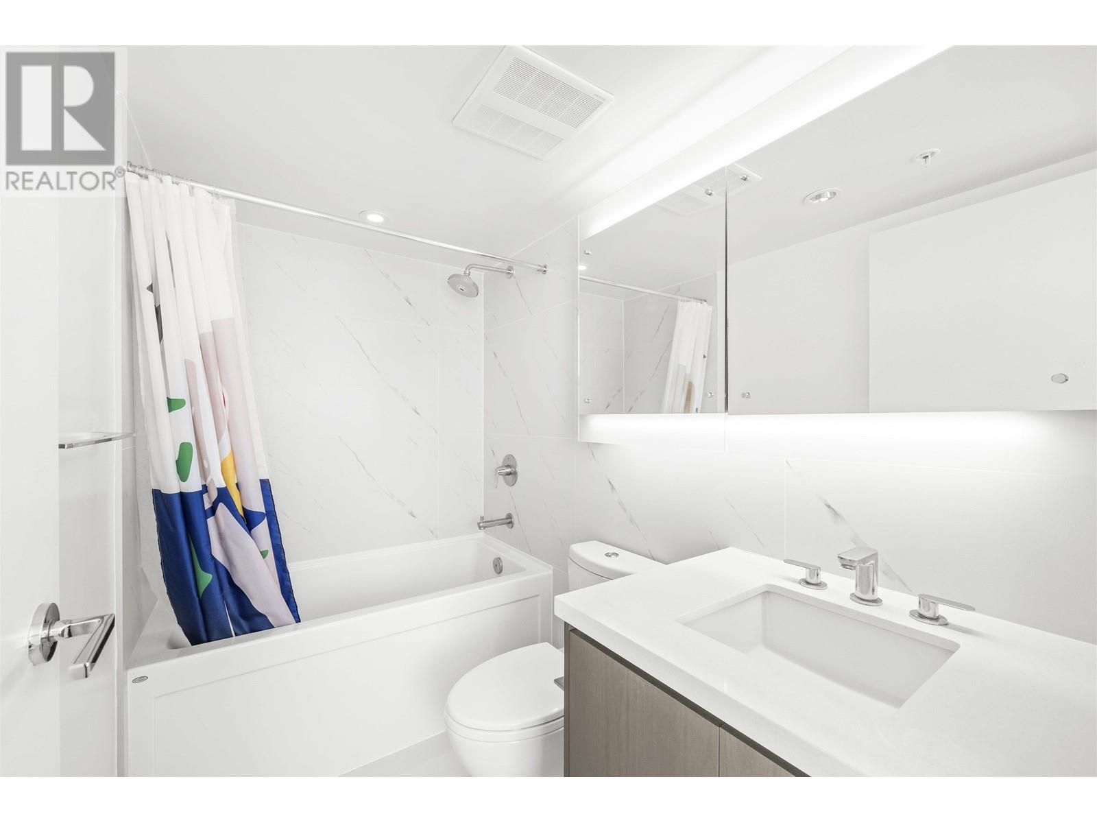 Listing Picture 13 of 27 : 1507 8833 HAZELBRIDGE WAY, Richmond / 烈治文 - 魯藝地產 Yvonne Lu Group - MLS Medallion Club Member