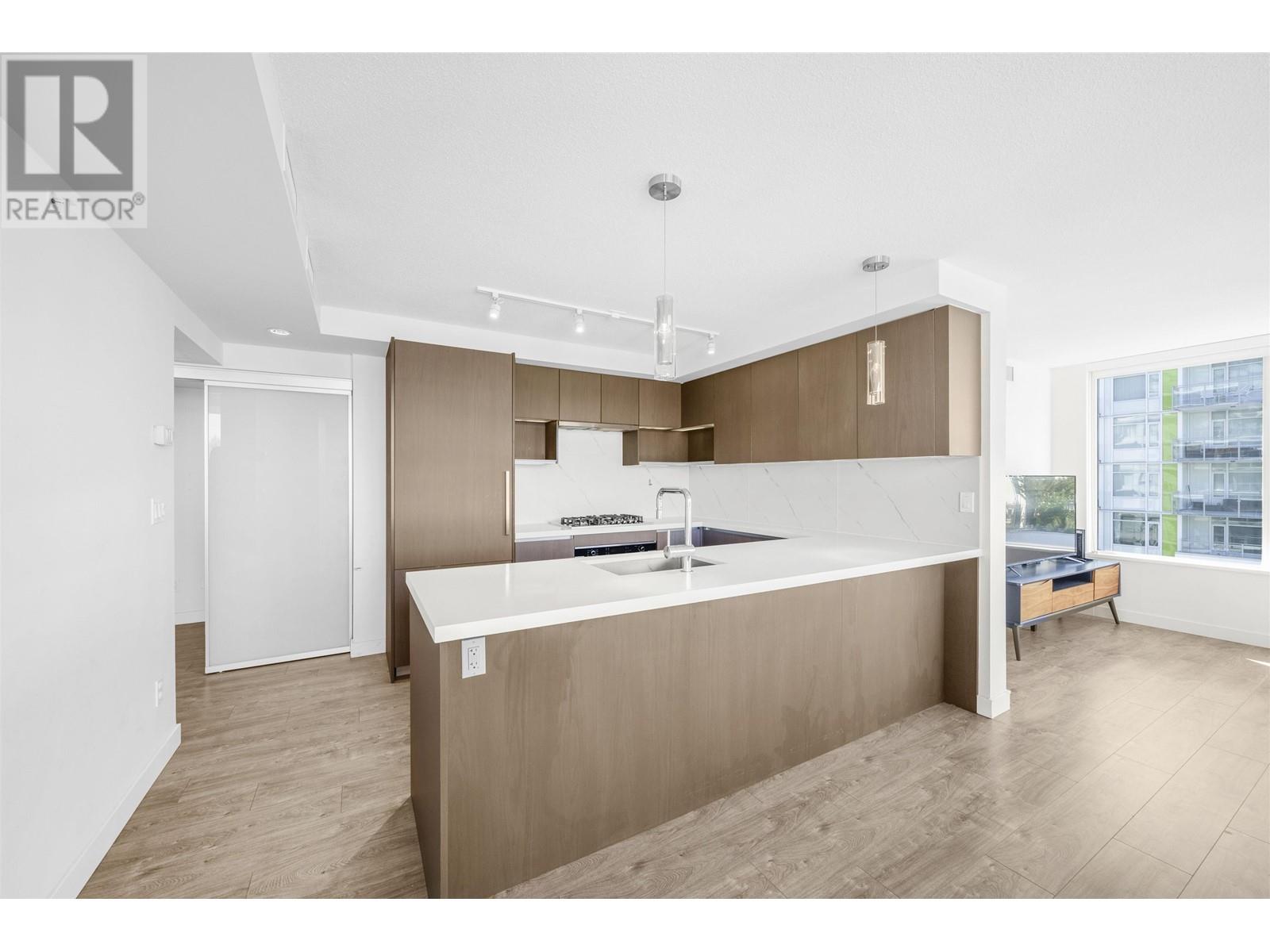 Listing Picture 16 of 27 : 1507 8833 HAZELBRIDGE WAY, Richmond / 烈治文 - 魯藝地產 Yvonne Lu Group - MLS Medallion Club Member