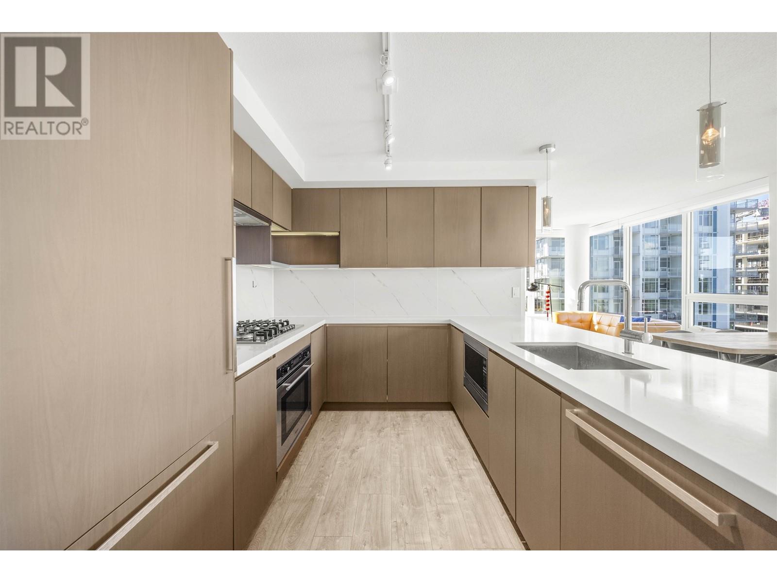 Listing Picture 17 of 27 : 1507 8833 HAZELBRIDGE WAY, Richmond / 烈治文 - 魯藝地產 Yvonne Lu Group - MLS Medallion Club Member