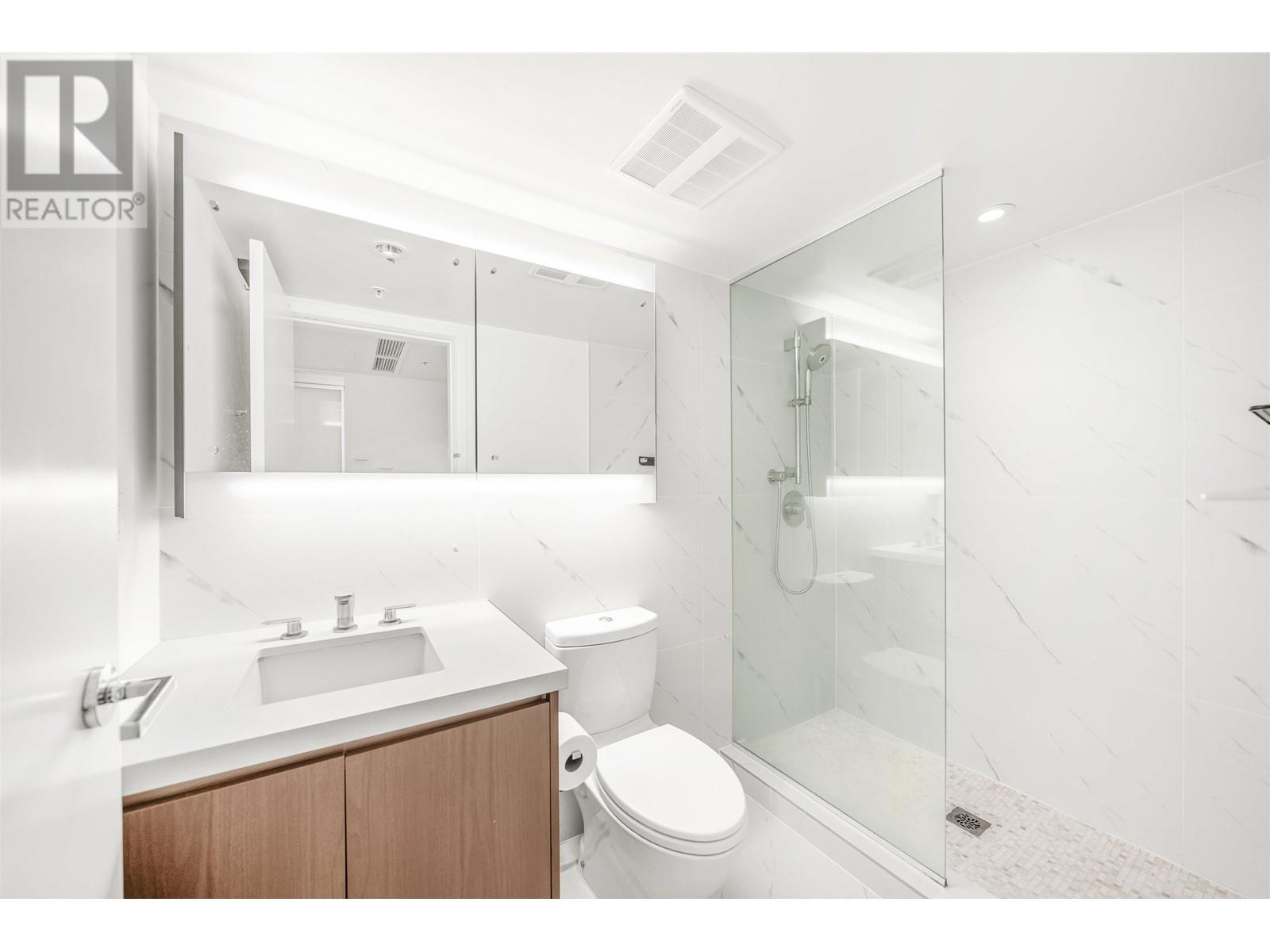 Listing Picture 24 of 27 : 1507 8833 HAZELBRIDGE WAY, Richmond / 烈治文 - 魯藝地產 Yvonne Lu Group - MLS Medallion Club Member