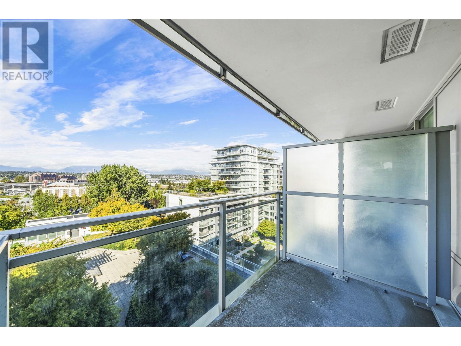 Listing Picture 3 of 27 : 1507 8833 HAZELBRIDGE WAY, Richmond / 烈治文 - 魯藝地產 Yvonne Lu Group - MLS Medallion Club Member