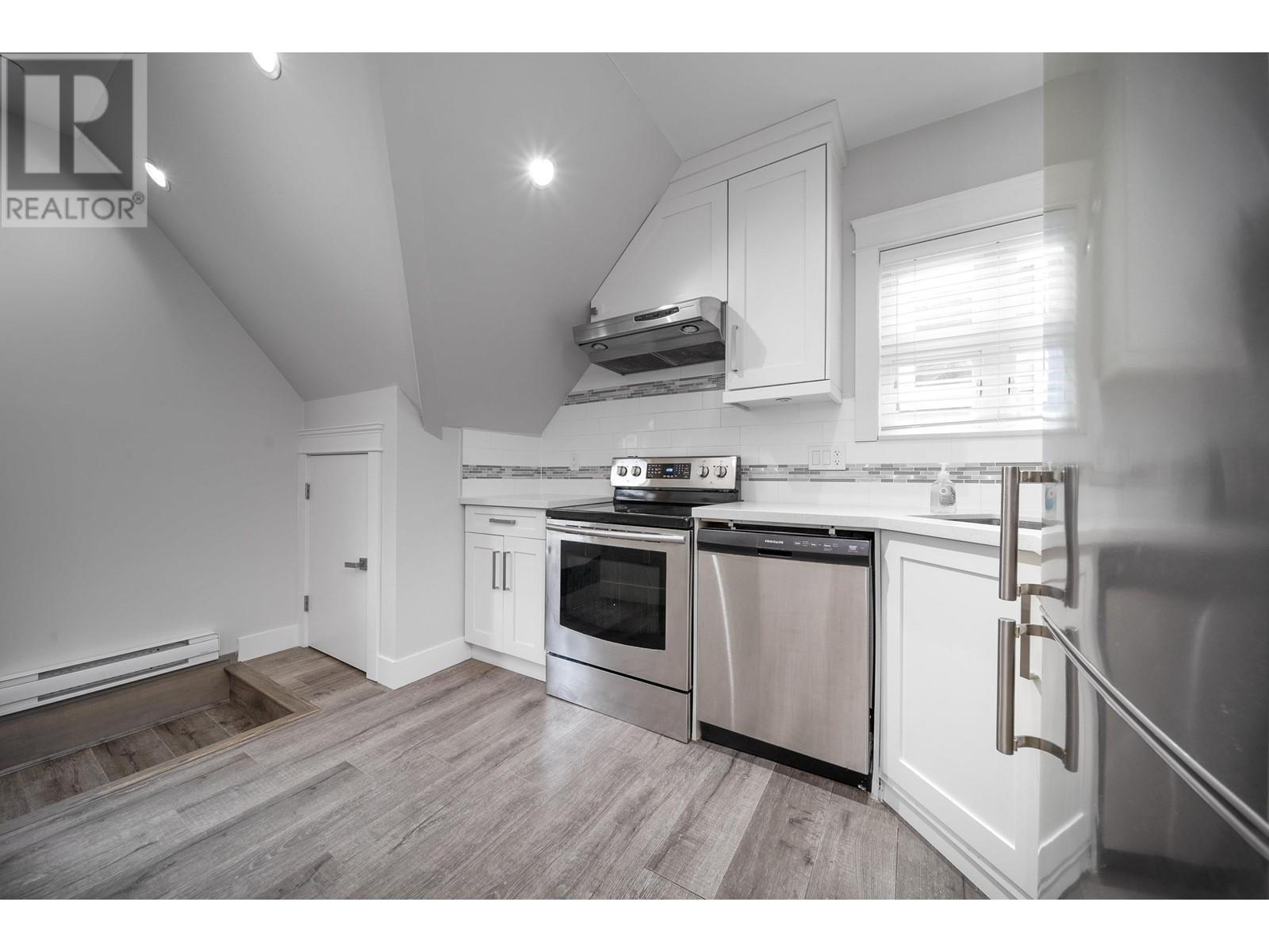 4513 Nanaimo Street, Vancouver, British Columbia  V5N 5J2 - Photo 4 - R2954329