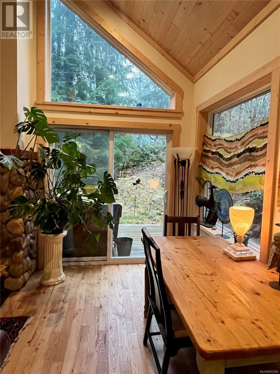 403 Whaletown Rd, Cortes Island, British Columbia  V0P 1Z0 - Photo 6 - 983385