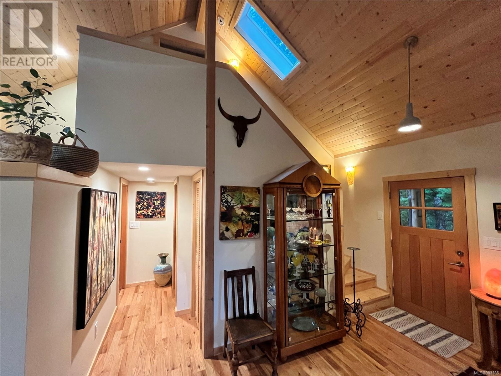 403 Whaletown Rd, Cortes Island, British Columbia  V0P 1Z0 - Photo 12 - 983385