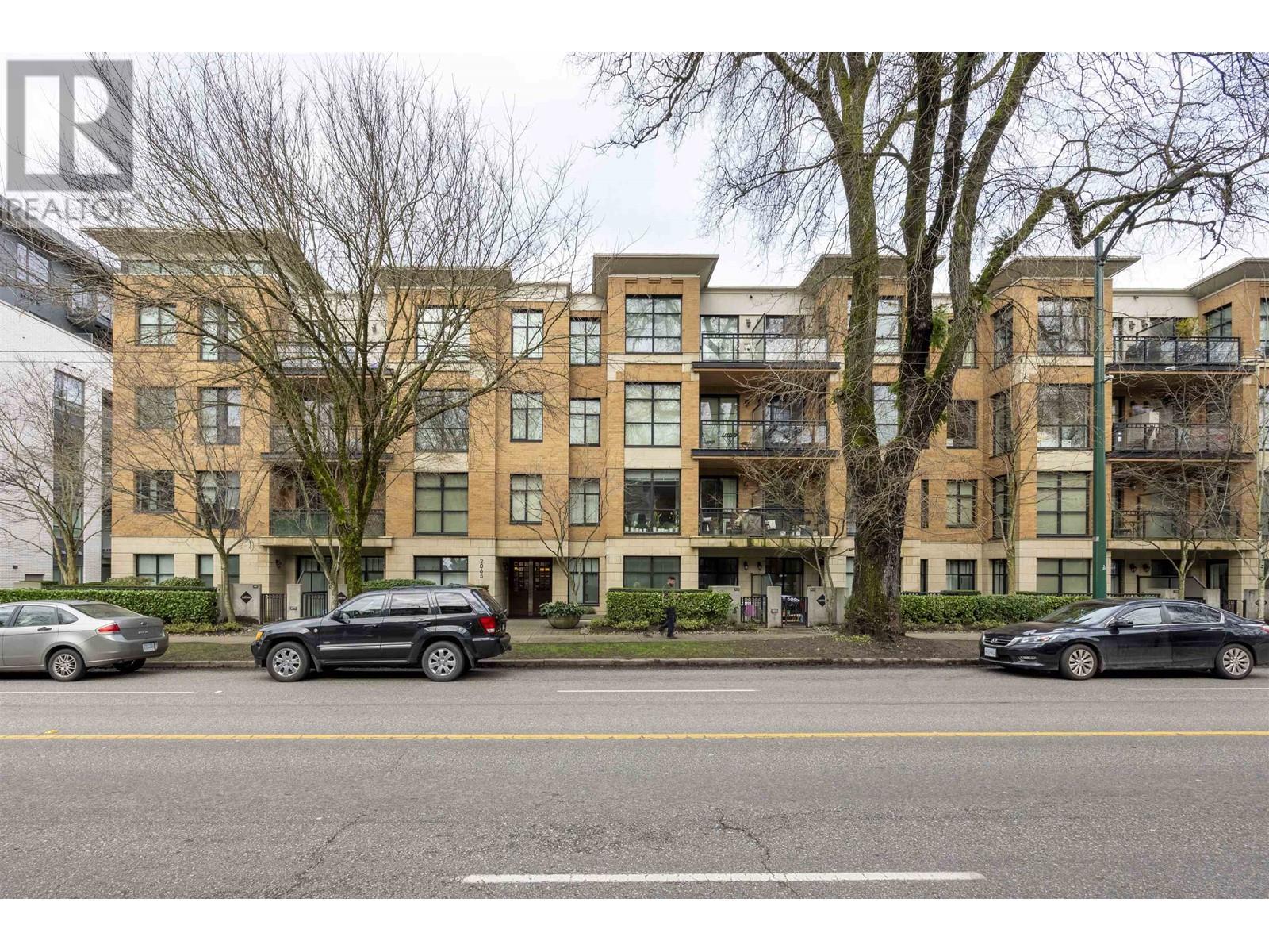 302 2065 W 12th Avenue, Vancouver, British Columbia  V6J 5L9 - Photo 2 - R2953824