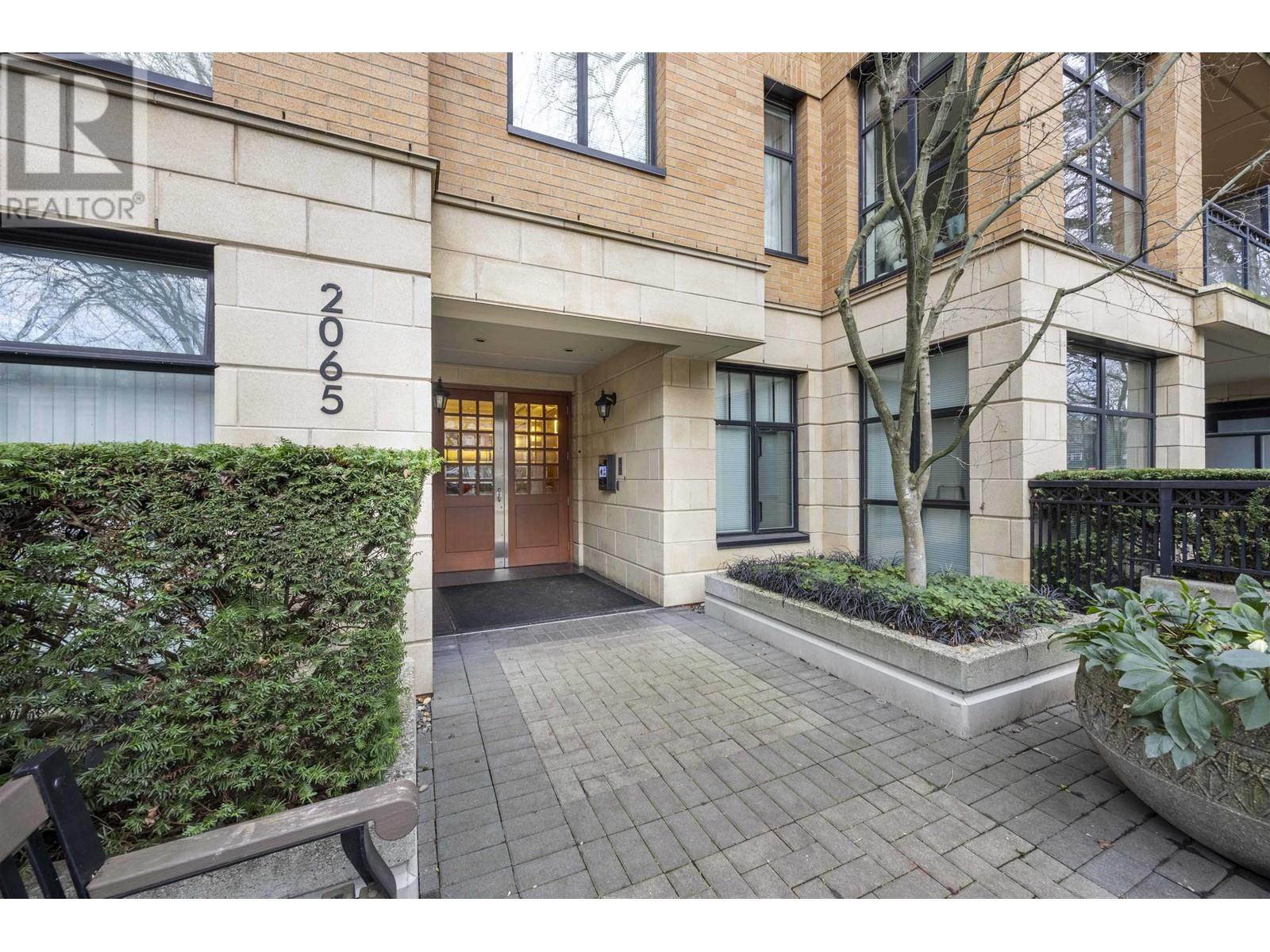 302 2065 W 12th Avenue, Vancouver, British Columbia  V6J 5L9 - Photo 3 - R2953824