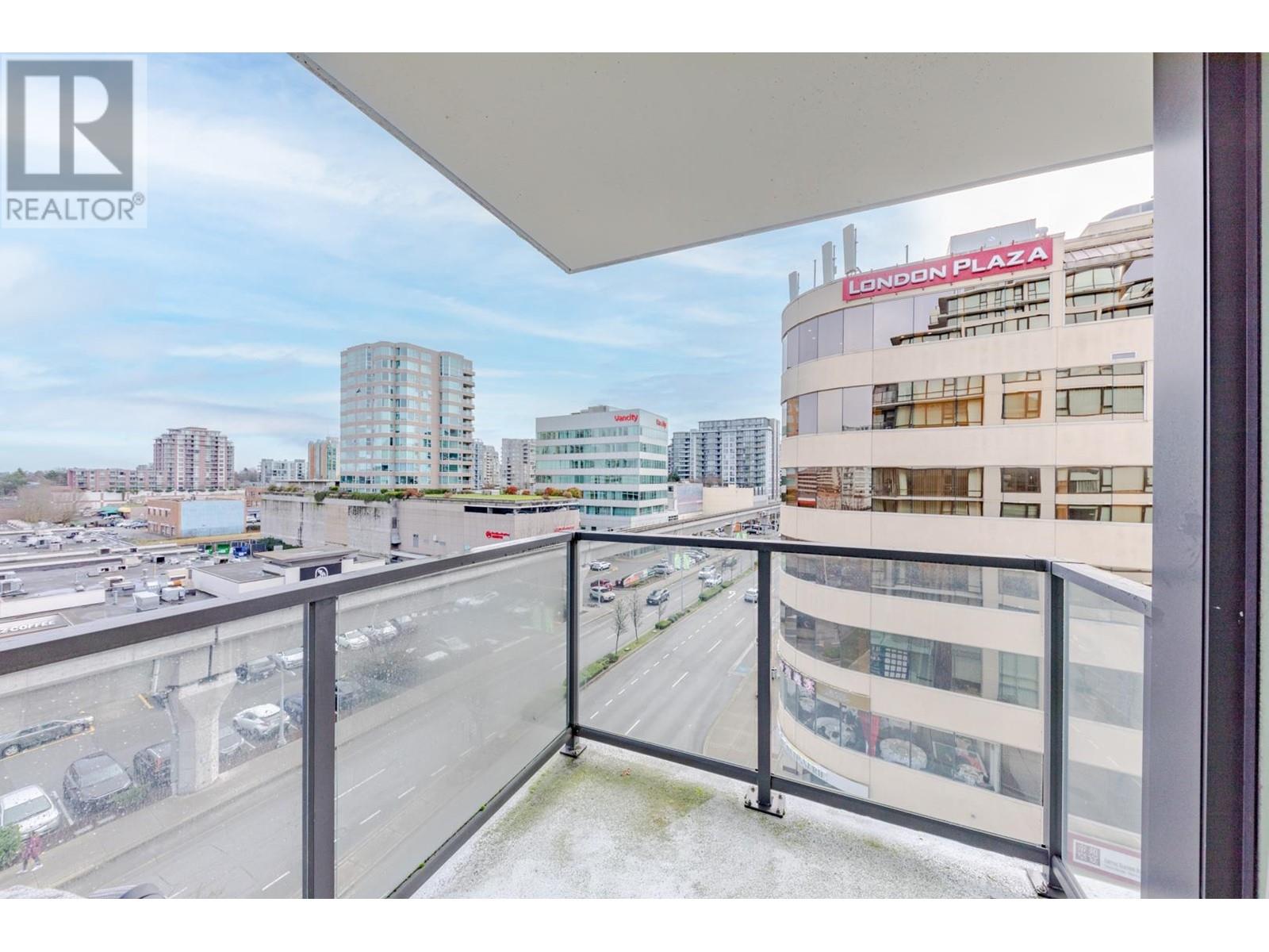 Listing Picture 24 of 30 : 813 7988 ACKROYD ROAD, Richmond / 烈治文 - 魯藝地產 Yvonne Lu Group - MLS Medallion Club Member