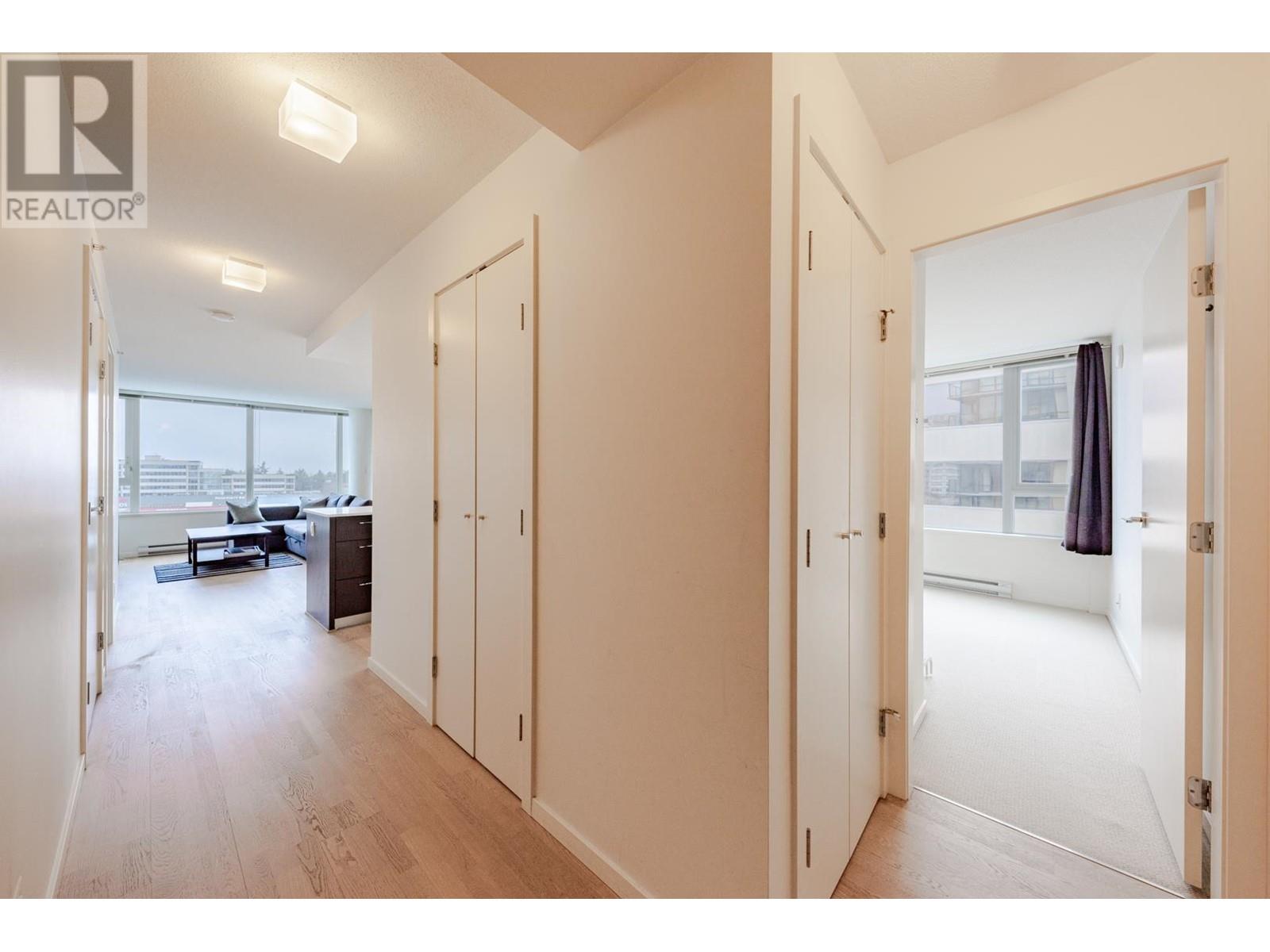 Listing Picture 18 of 30 : 813 7988 ACKROYD ROAD, Richmond / 烈治文 - 魯藝地產 Yvonne Lu Group - MLS Medallion Club Member