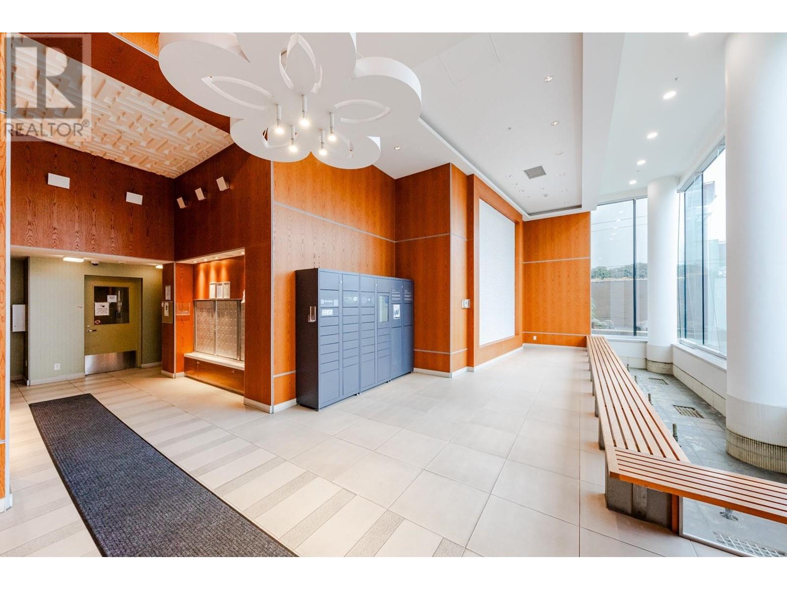 Listing Picture 4 of 30 : 813 7988 ACKROYD ROAD, Richmond / 烈治文 - 魯藝地產 Yvonne Lu Group - MLS Medallion Club Member