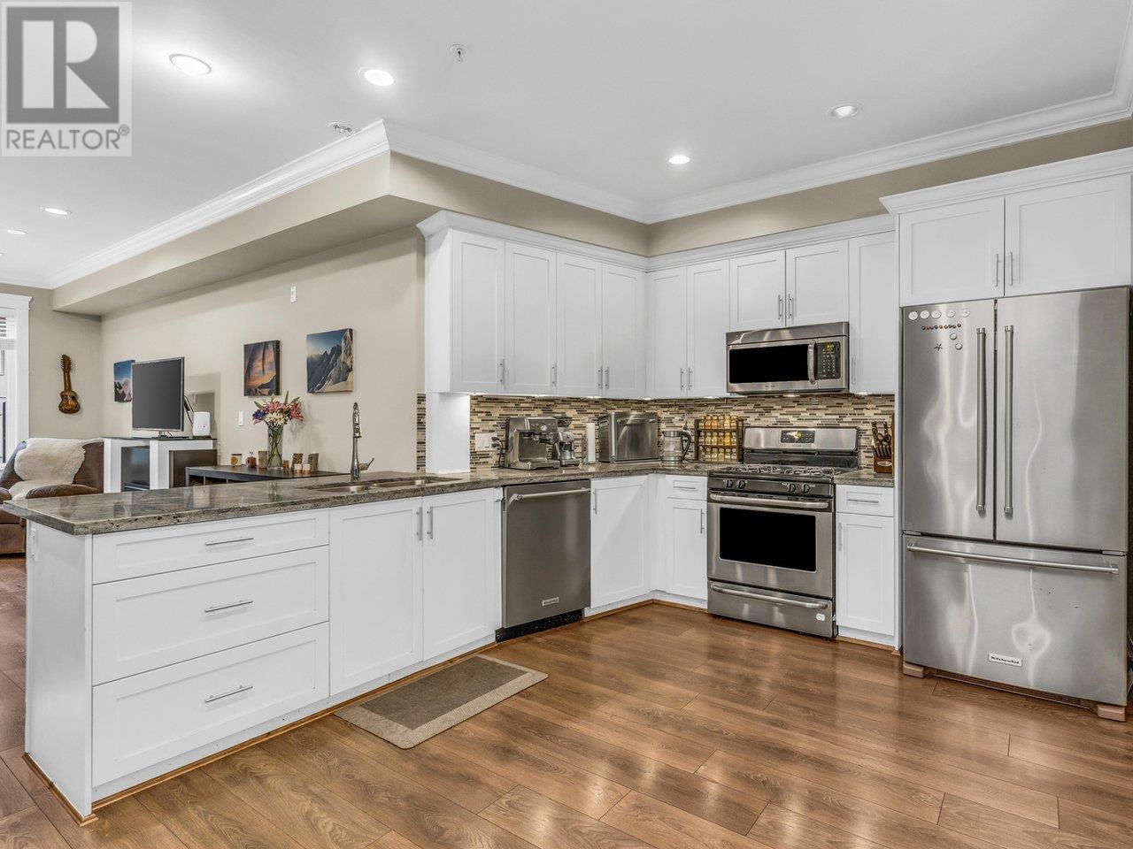 310 Seymour River Place, North Vancouver, British Columbia  V7H 1S7 - Photo 6 - R2954103