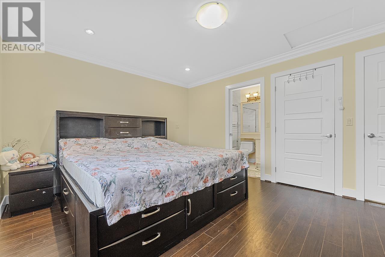 Listing Picture 10 of 31 : 305 STRATFORD AVENUE, Burnaby / 本拿比 - 魯藝地產 Yvonne Lu Group - MLS Medallion Club Member