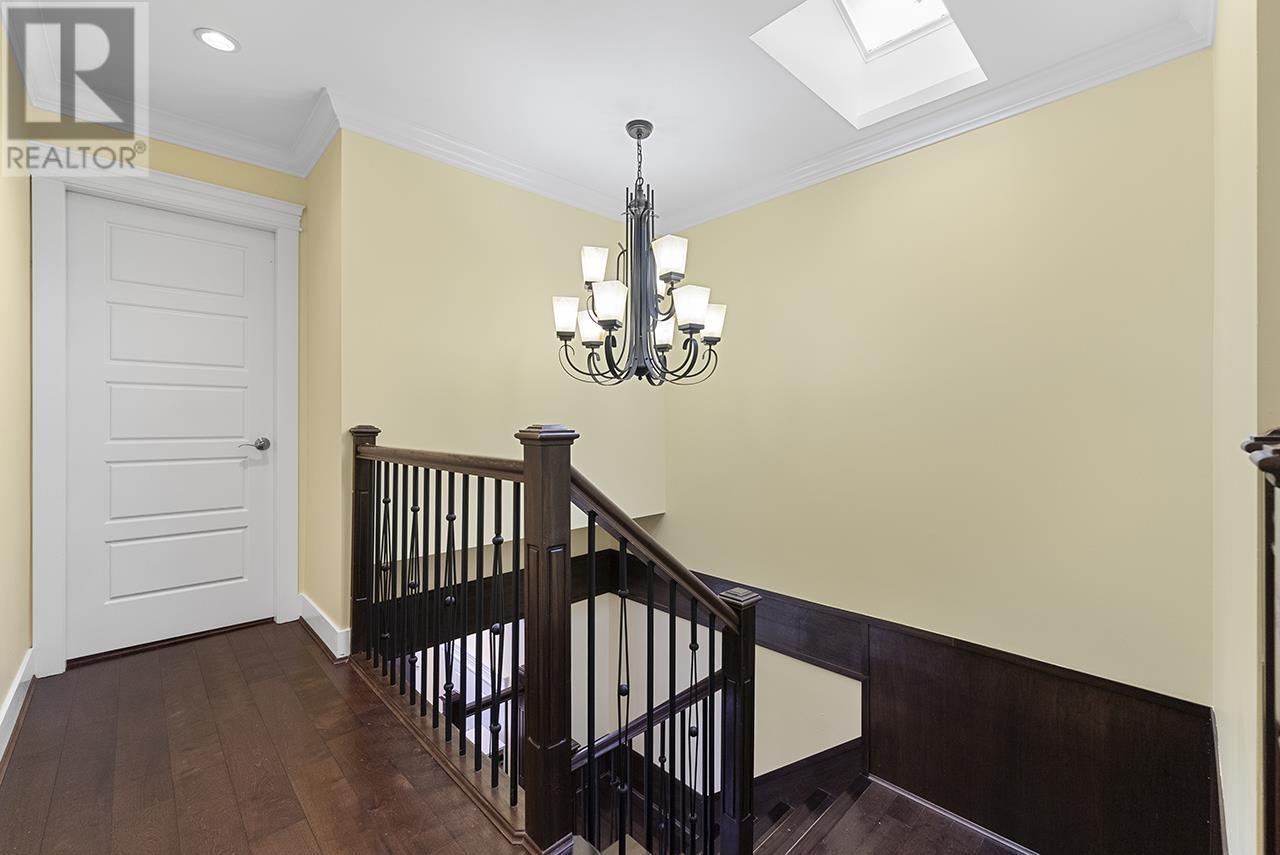 Listing Picture 15 of 31 : 305 STRATFORD AVENUE, Burnaby / 本拿比 - 魯藝地產 Yvonne Lu Group - MLS Medallion Club Member
