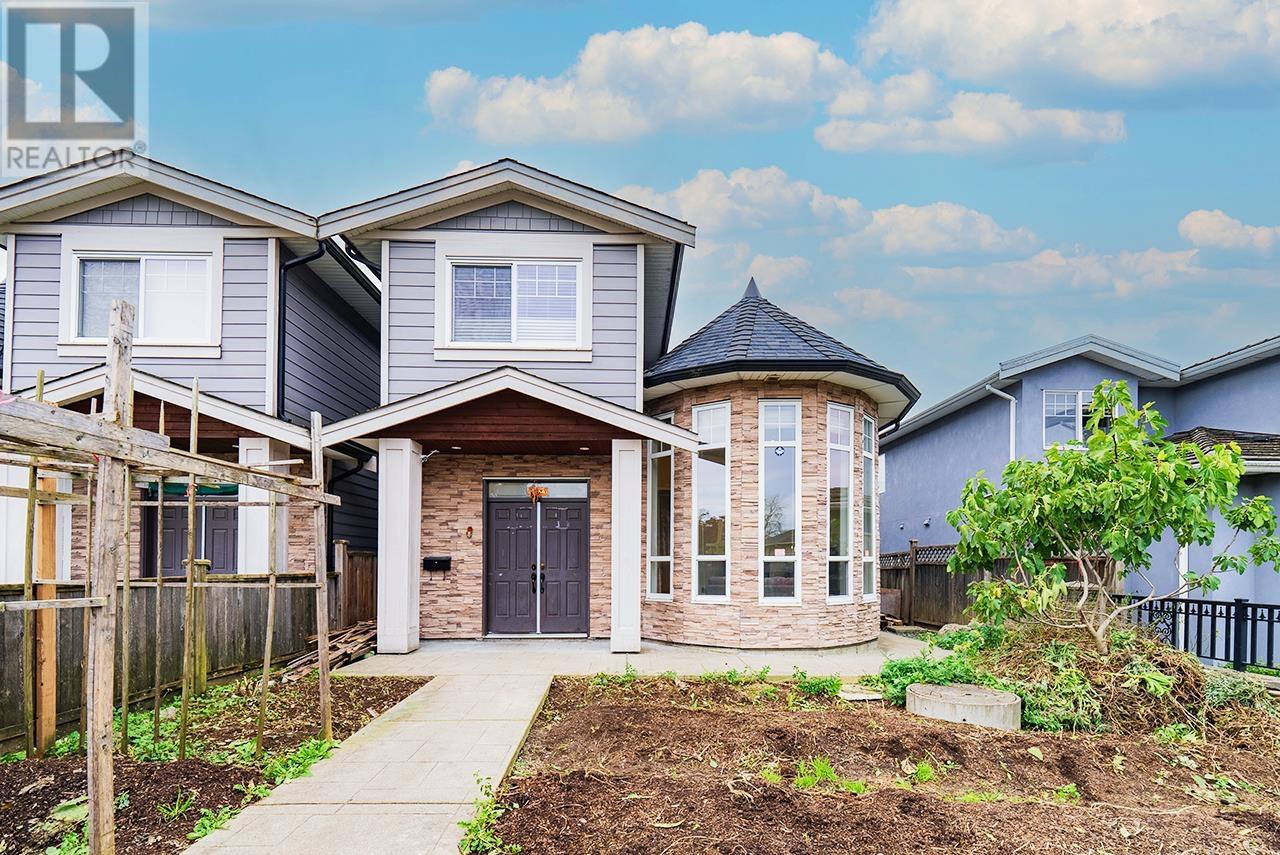 305 STRATFORD AVENUE, Burnaby