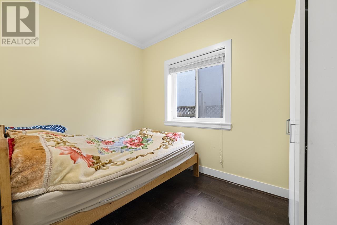 Listing Picture 14 of 31 : 305 STRATFORD AVENUE, Burnaby / 本拿比 - 魯藝地產 Yvonne Lu Group - MLS Medallion Club Member