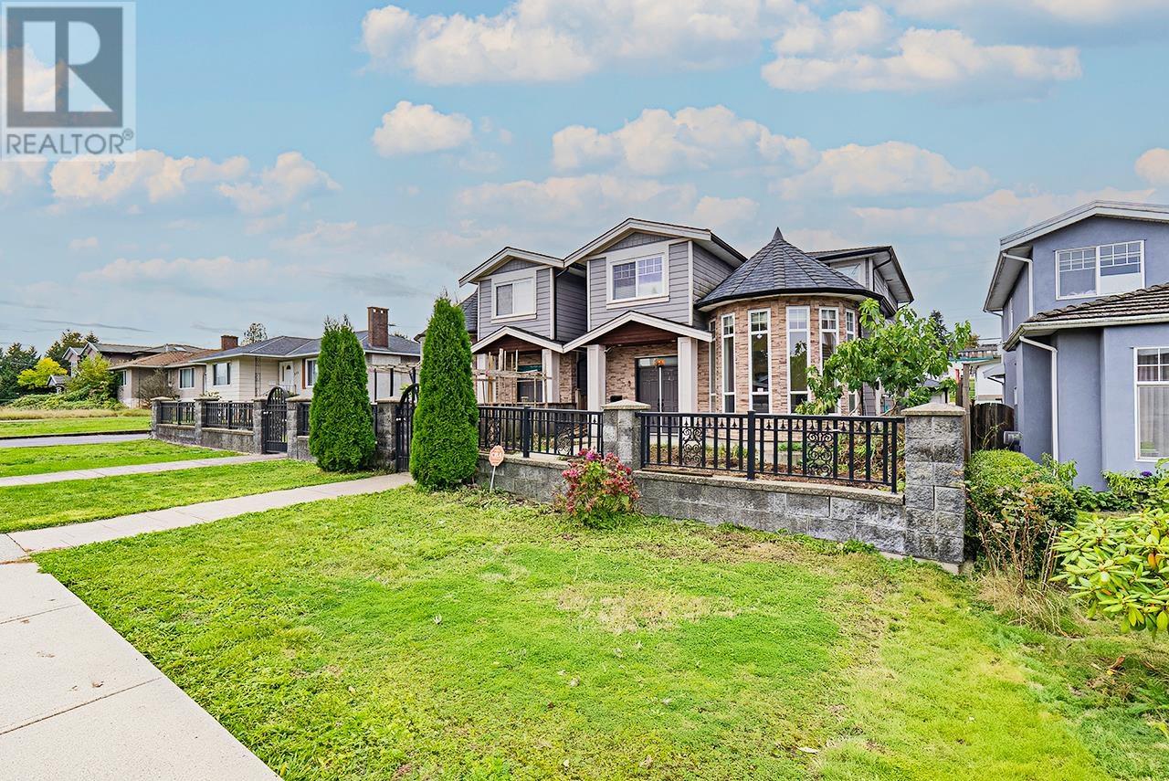 Listing Picture 30 of 31 : 305 STRATFORD AVENUE, Burnaby / 本拿比 - 魯藝地產 Yvonne Lu Group - MLS Medallion Club Member