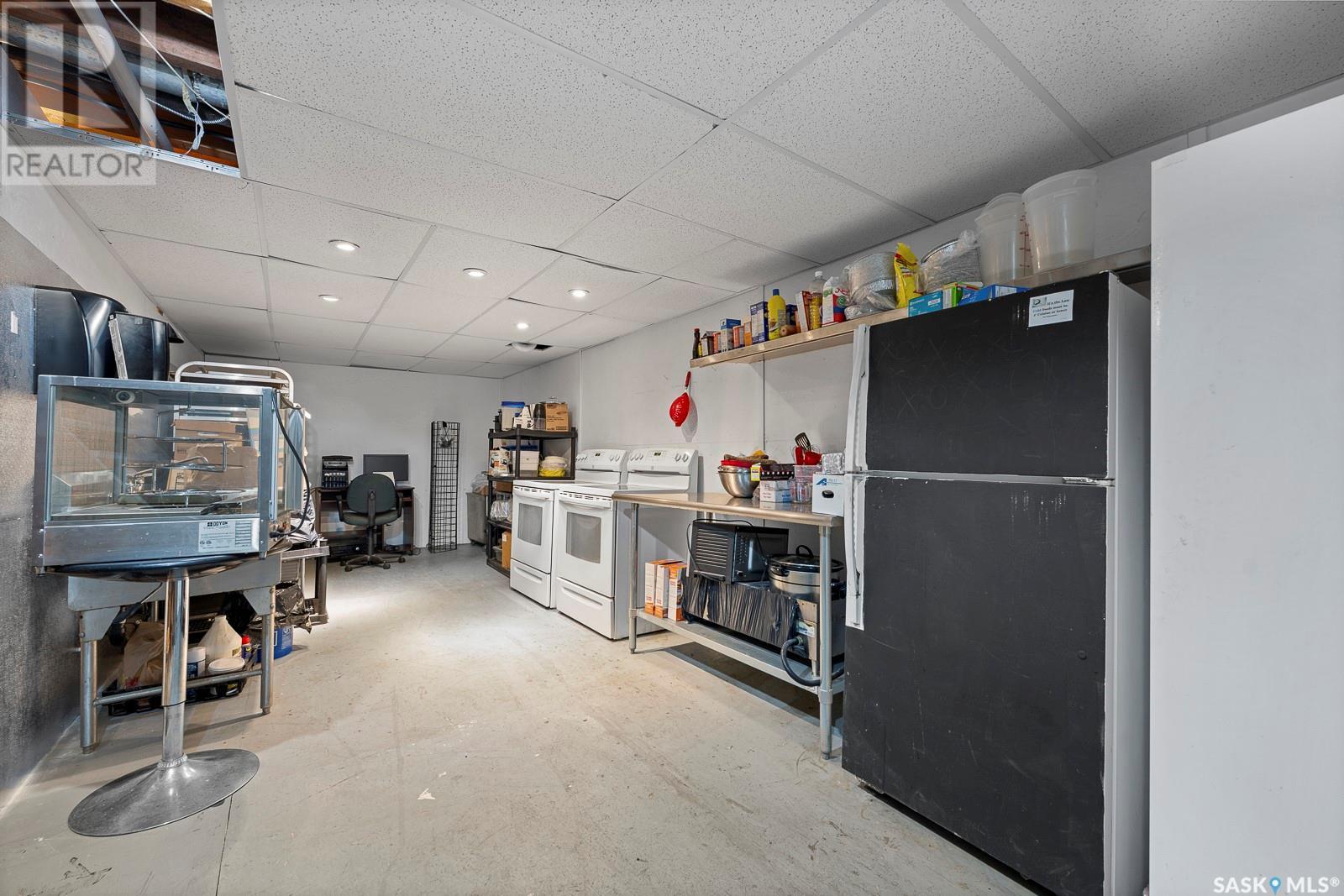 2610 13th Avenue, Regina, Saskatchewan  S4T 1N1 - Photo 16 - SK992458