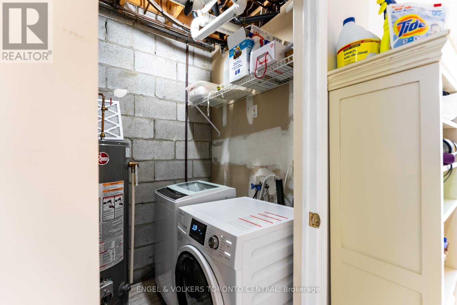 6 Cumberland Lane, Ajax, Ontario  L1S 7K4 - Photo 8 - E11914643