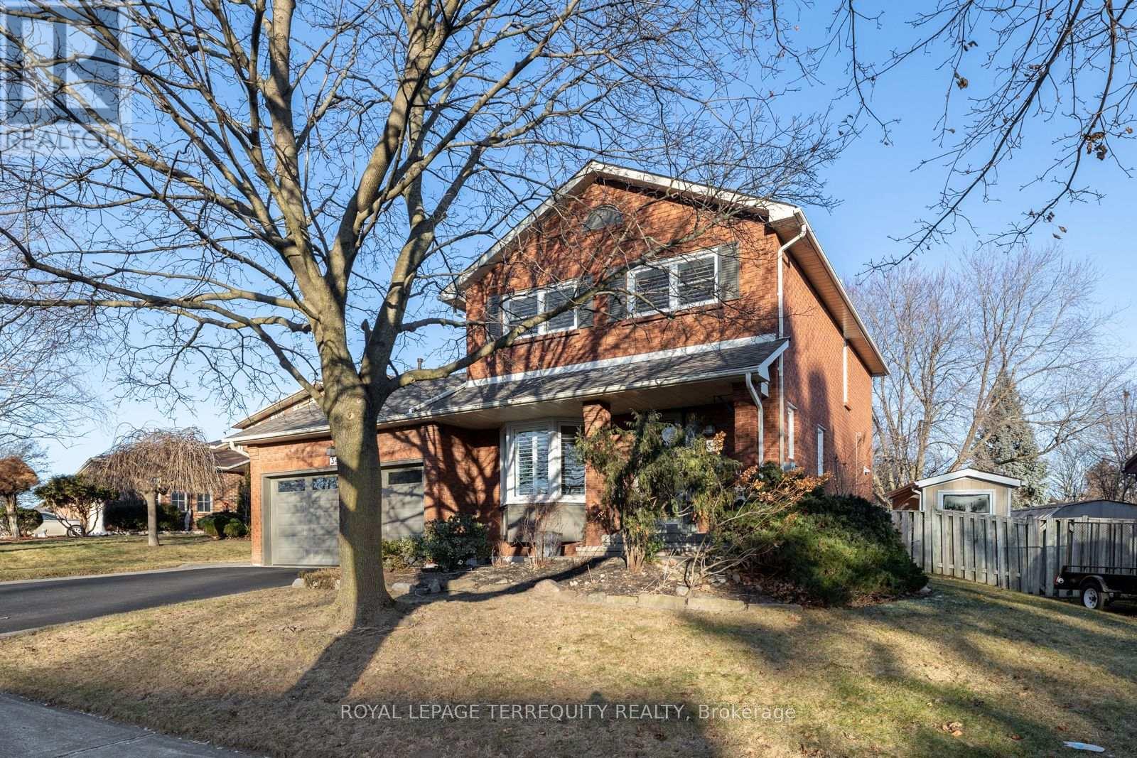 34 CANADIAN OAKS DRIVE, Whitby, Ontario