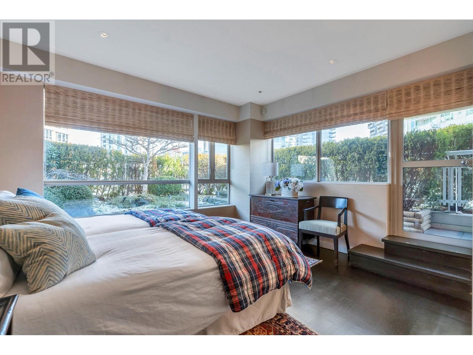 Listing Picture 35 of 40 : 902 1600 HORNBY STREET, Vancouver / 溫哥華 - 魯藝地產 Yvonne Lu Group - MLS Medallion Club Member