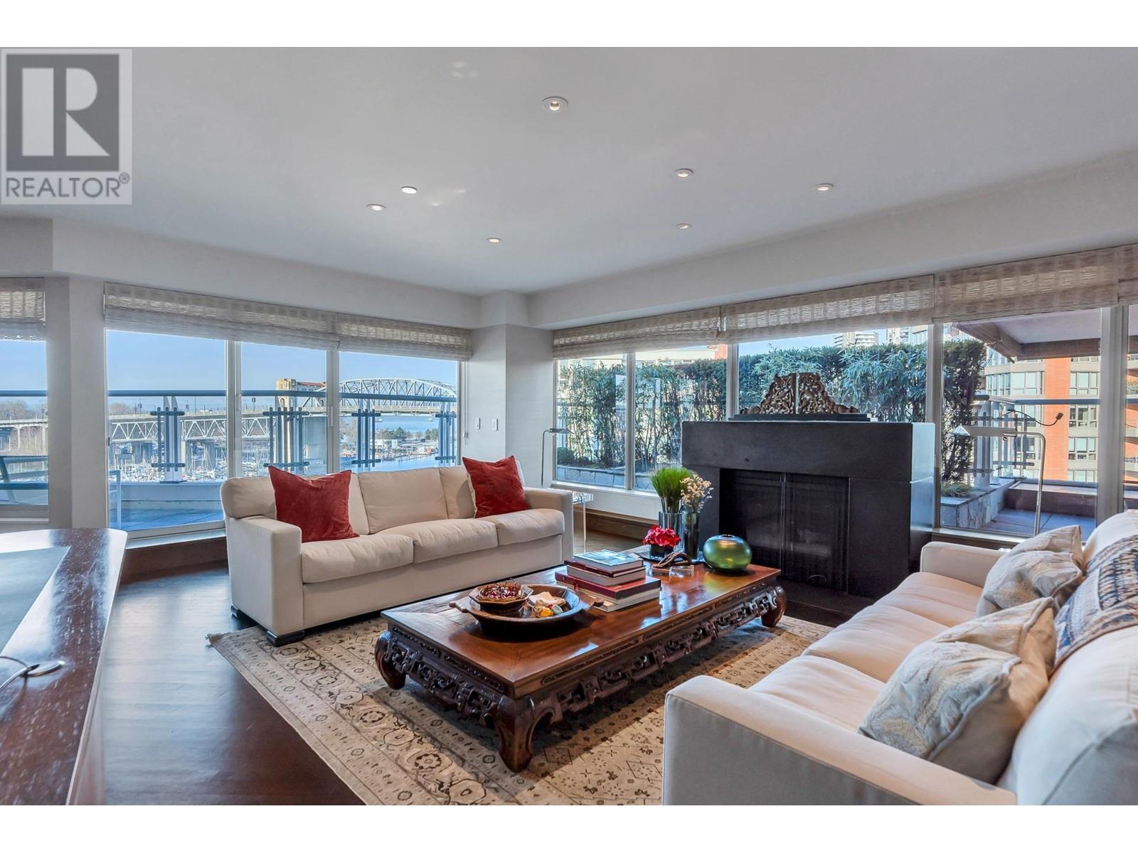 Listing Picture 16 of 40 : 902 1600 HORNBY STREET, Vancouver / 溫哥華 - 魯藝地產 Yvonne Lu Group - MLS Medallion Club Member