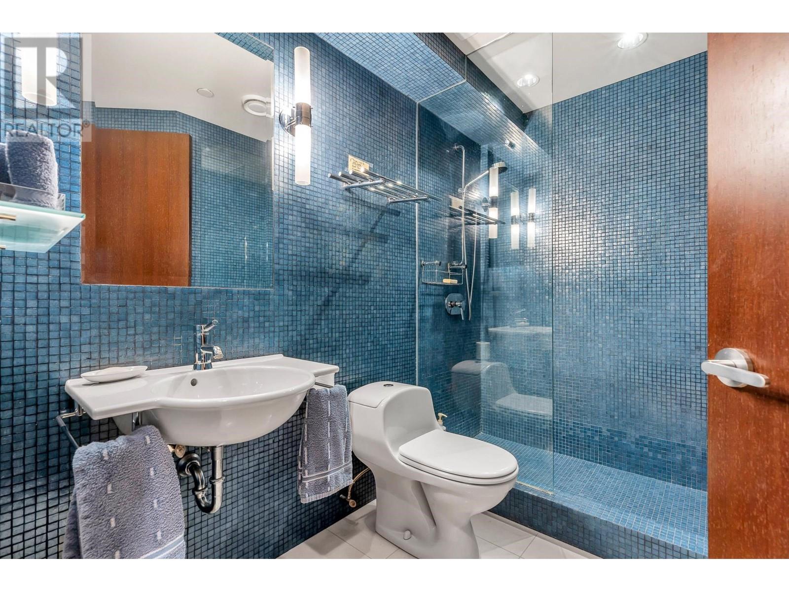 Listing Picture 34 of 40 : 902 1600 HORNBY STREET, Vancouver / 溫哥華 - 魯藝地產 Yvonne Lu Group - MLS Medallion Club Member