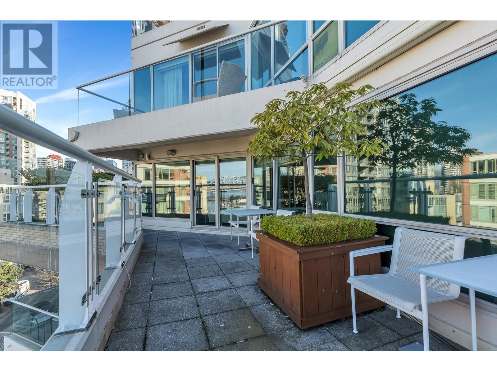 Listing Picture 24 of 40 : 902 1600 HORNBY STREET, Vancouver / 溫哥華 - 魯藝地產 Yvonne Lu Group - MLS Medallion Club Member