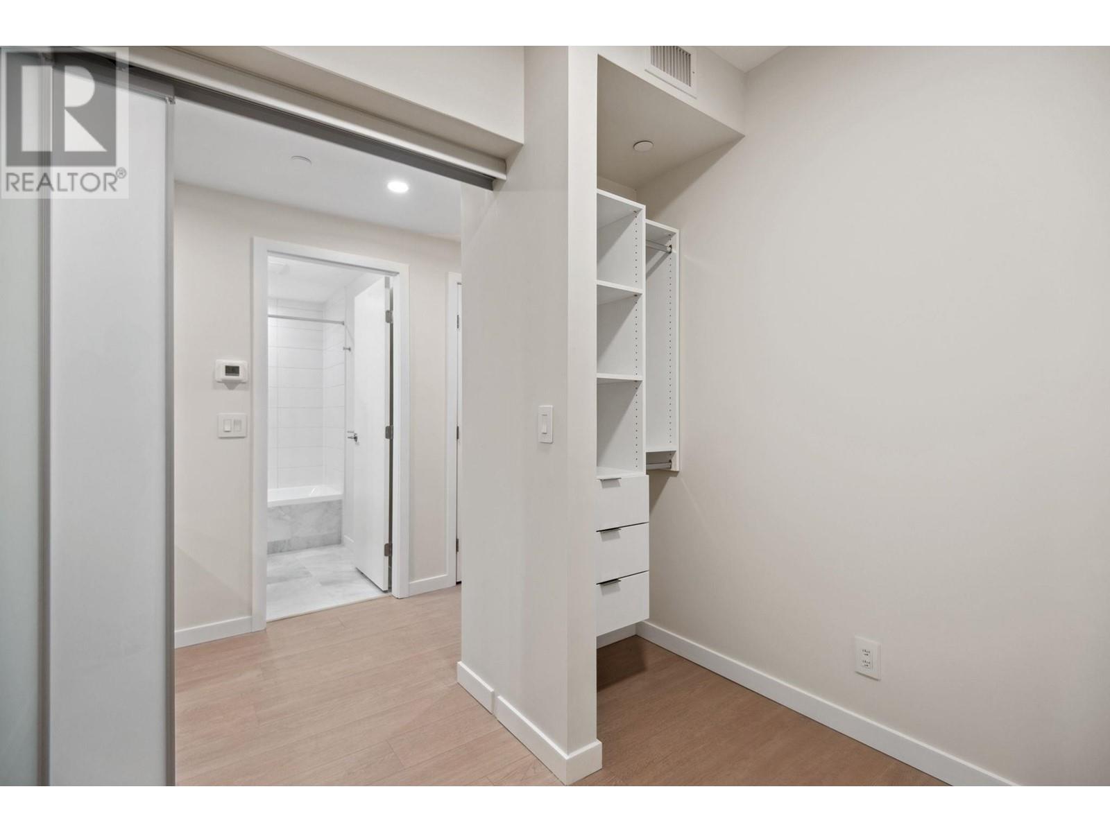 Listing Picture 12 of 32 : 1010 2108 GILMORE AVENUE, Burnaby / 本拿比 - 魯藝地產 Yvonne Lu Group - MLS Medallion Club Member