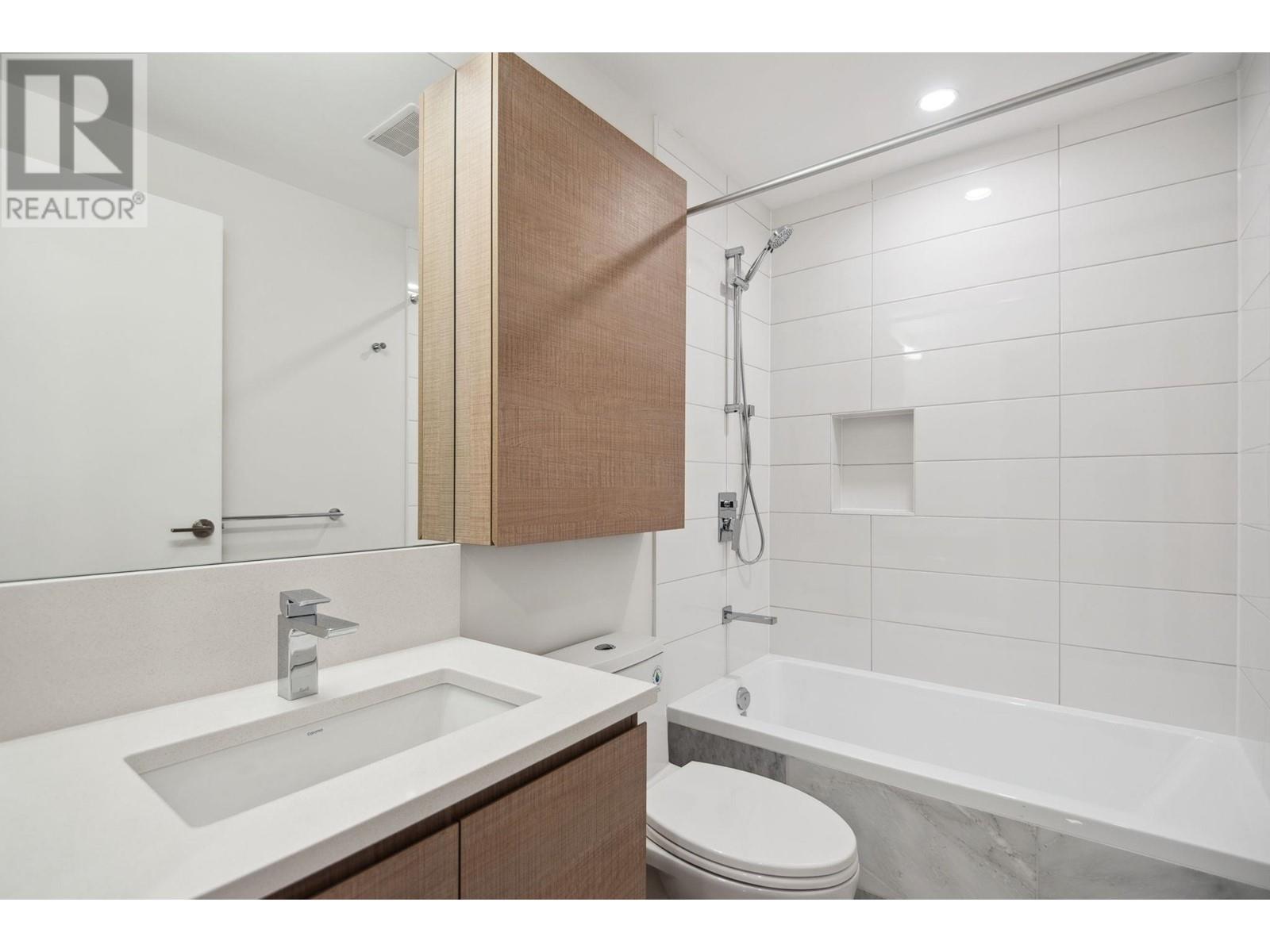 Listing Picture 13 of 32 : 1010 2108 GILMORE AVENUE, Burnaby / 本拿比 - 魯藝地產 Yvonne Lu Group - MLS Medallion Club Member