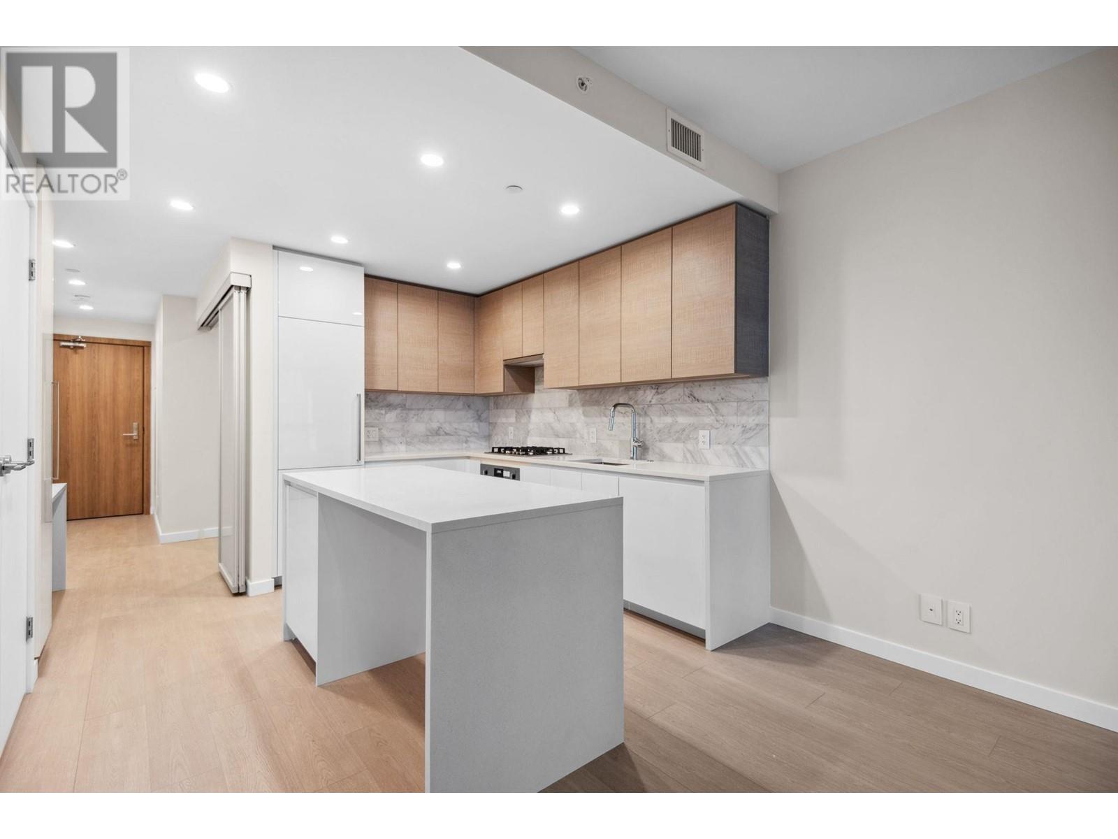 Listing Picture 3 of 32 : 1010 2108 GILMORE AVENUE, Burnaby / 本拿比 - 魯藝地產 Yvonne Lu Group - MLS Medallion Club Member