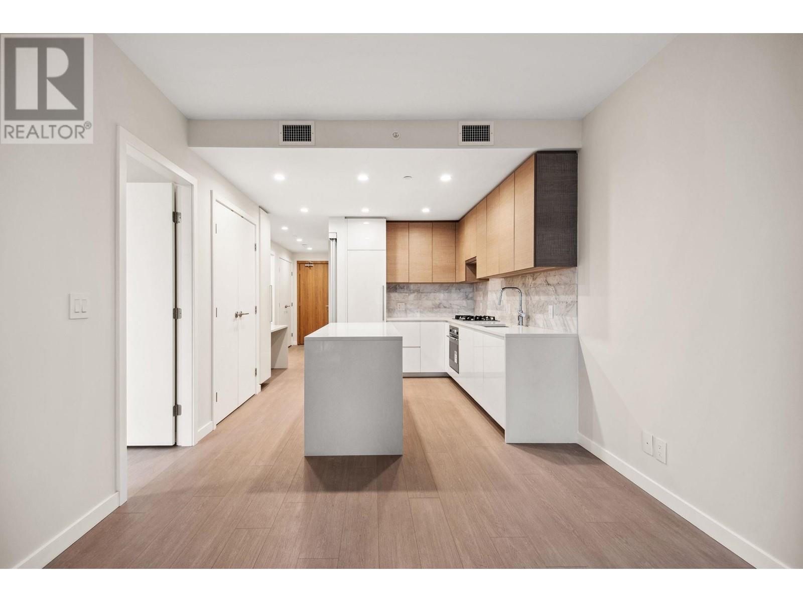 Listing Picture 4 of 32 : 1010 2108 GILMORE AVENUE, Burnaby / 本拿比 - 魯藝地產 Yvonne Lu Group - MLS Medallion Club Member