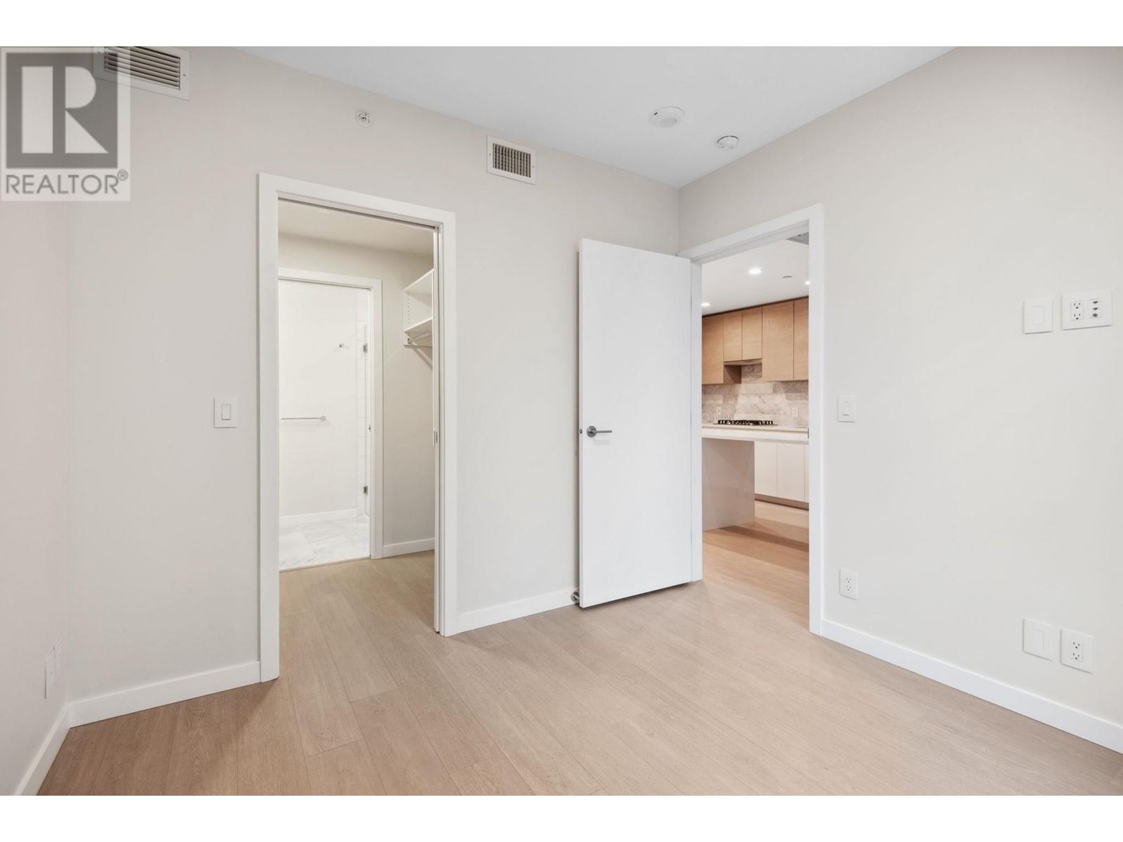 Listing Picture 8 of 32 : 1010 2108 GILMORE AVENUE, Burnaby / 本拿比 - 魯藝地產 Yvonne Lu Group - MLS Medallion Club Member