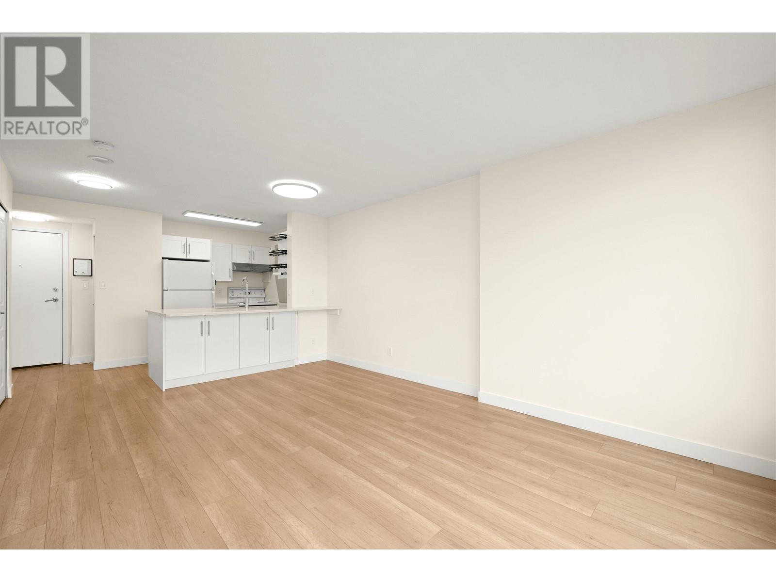 Listing Picture 8 of 33 : 1601 3438 VANNESS AVENUE, Vancouver / 溫哥華 - 魯藝地產 Yvonne Lu Group - MLS Medallion Club Member