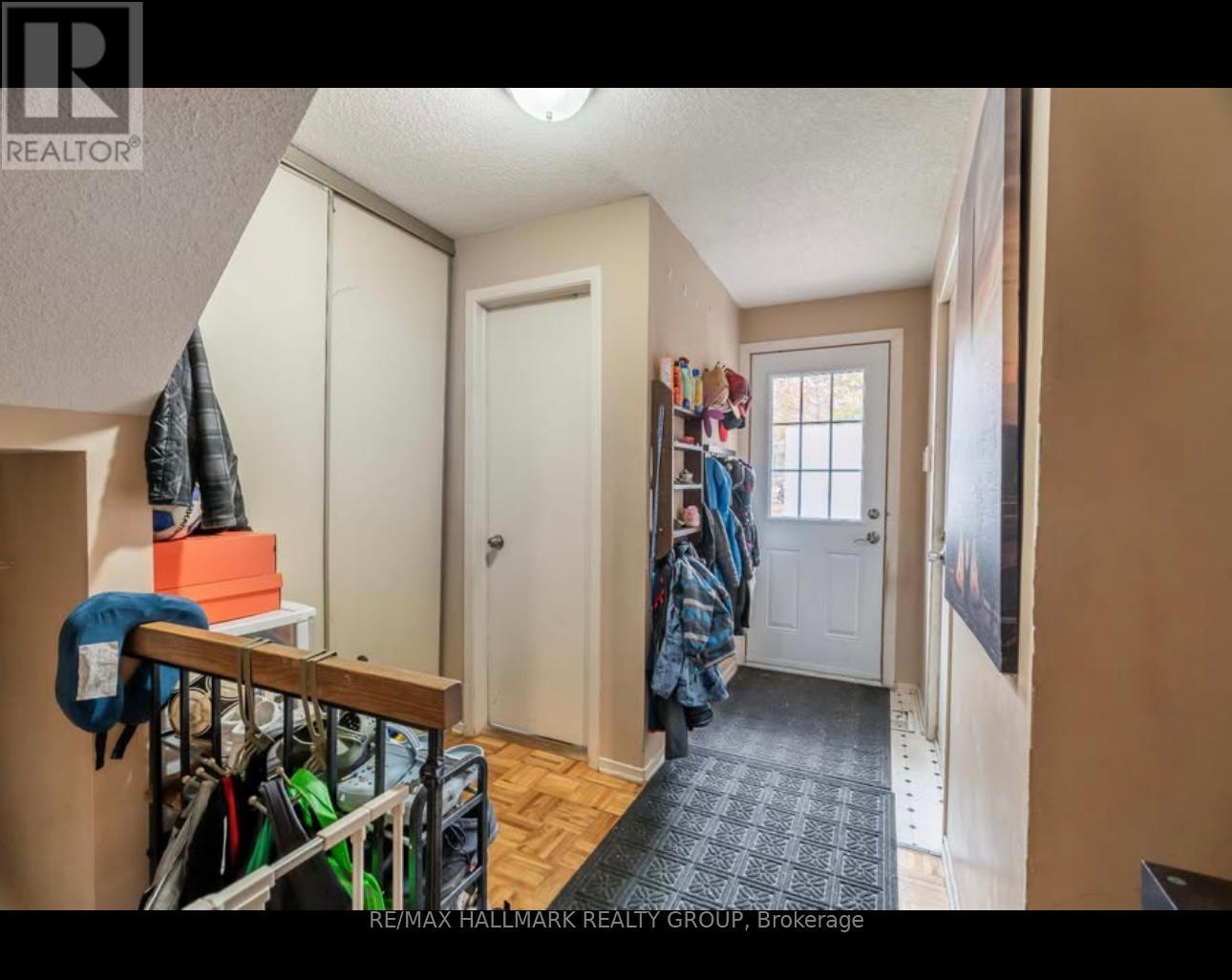 30b Castlebrook Lane, Ottawa, Ontario  K2G 5G5 - Photo 3 - X11901352