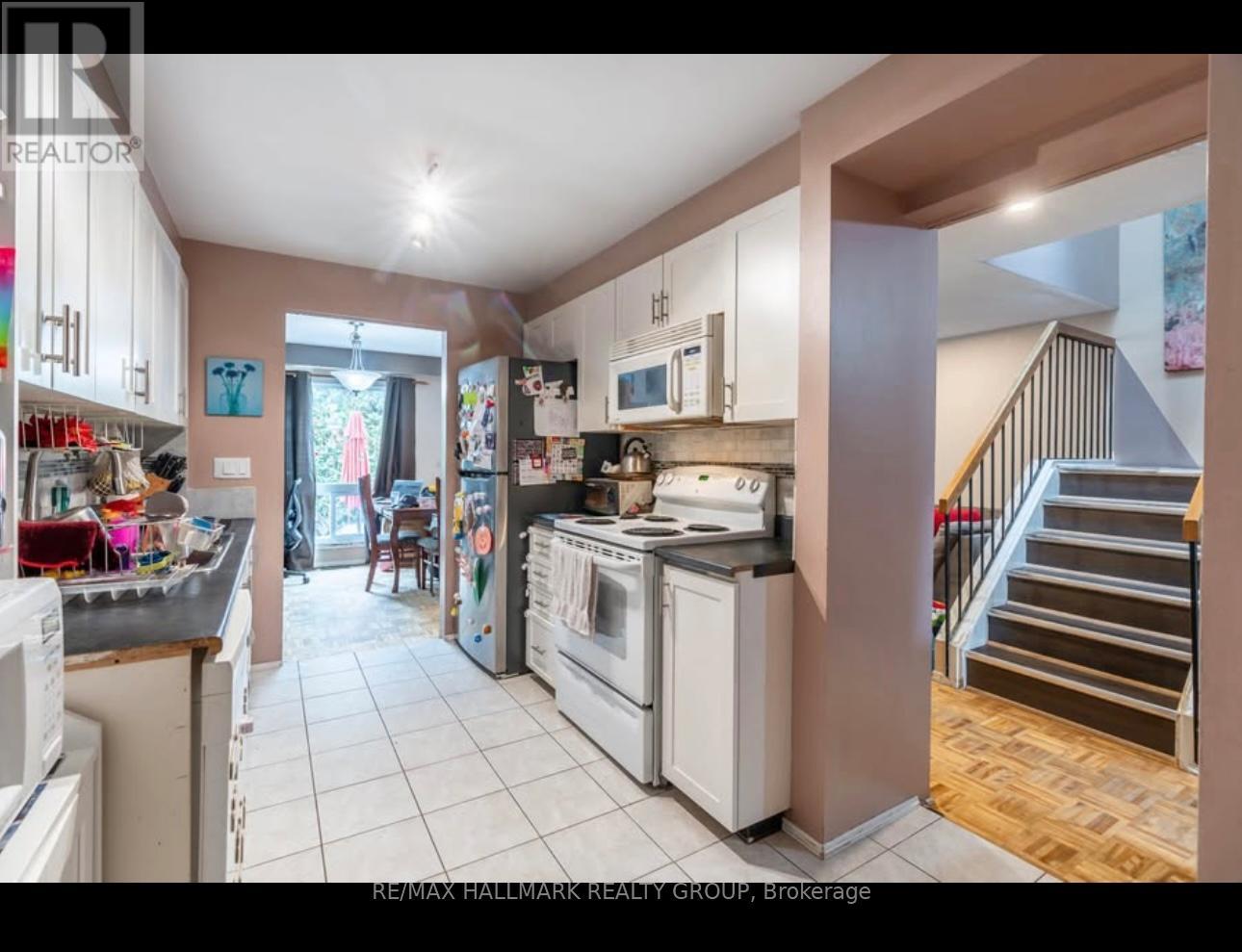 30b Castlebrook Lane, Ottawa, Ontario  K2G 5G5 - Photo 6 - X11901352