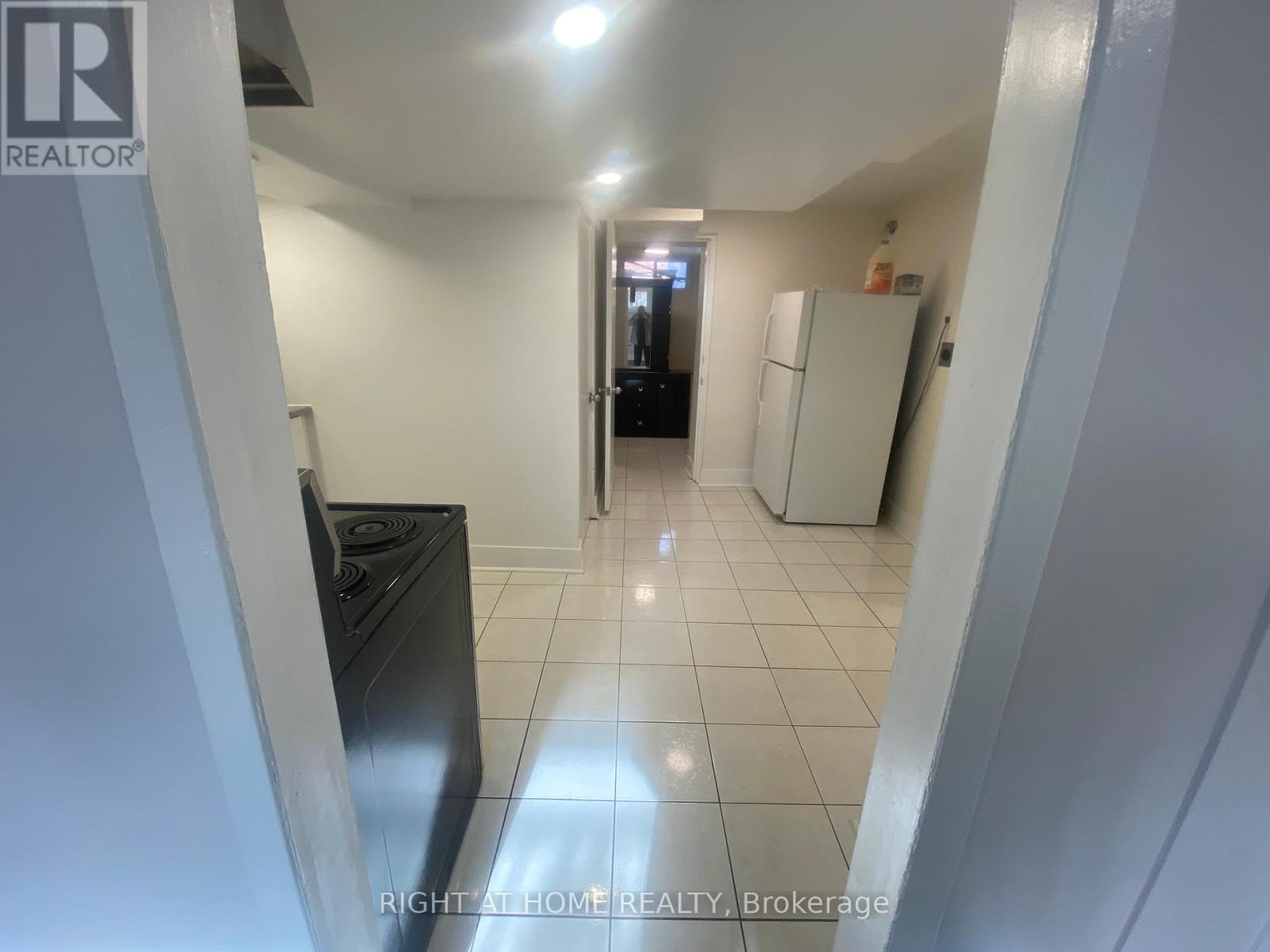 Bsmt - 203 Habitant Drive, Toronto, Ontario  M9M 2P4 - Photo 12 - W11911372