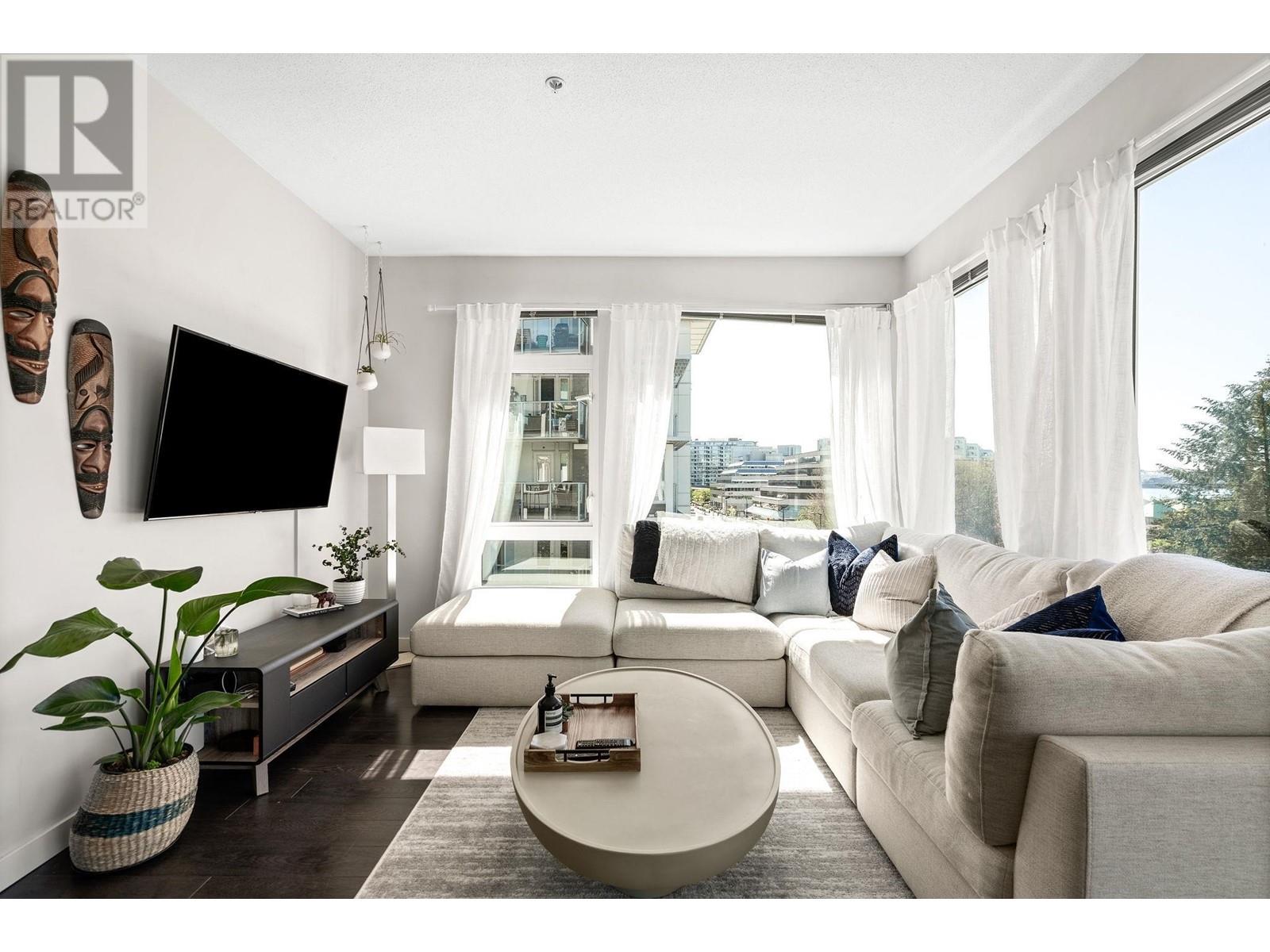306 277 W 1st Street, North Vancouver, British Columbia  V7M 0E8 - Photo 4 - R2954422