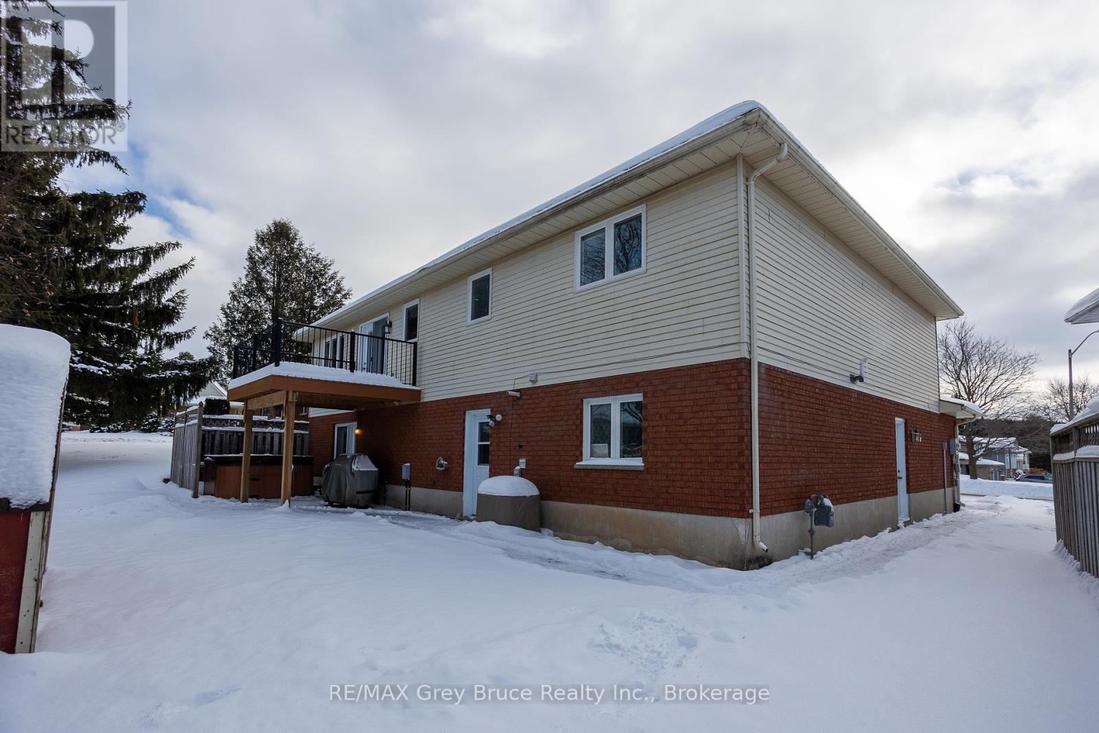 492 8th Avenue E, Owen Sound, Ontario  N4K 6S8 - Photo 2 - X11915259