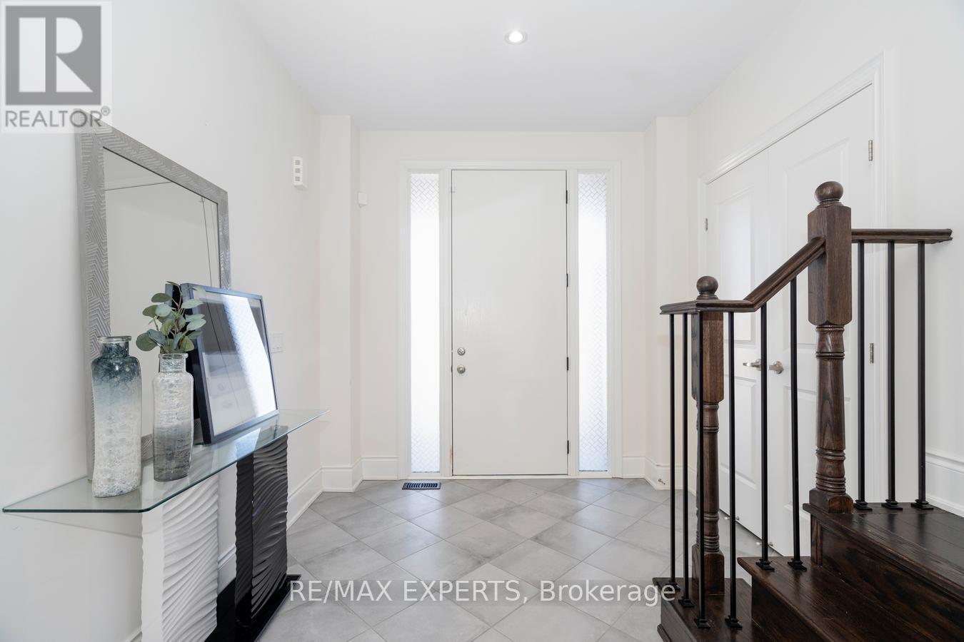 Property at 89 FOREST EDGE CRESCENT image 4