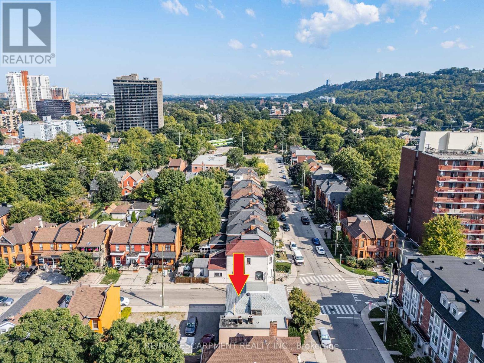Property at 120 CATHARINE STREET S image 2