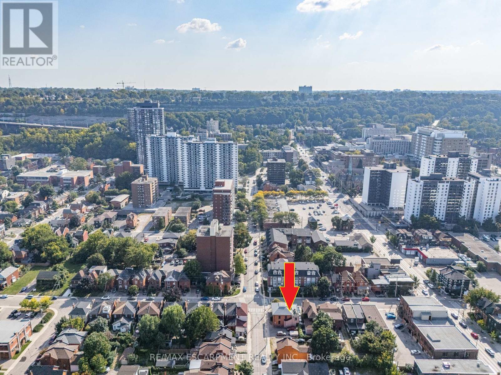Property at 120 CATHARINE STREET S image 4