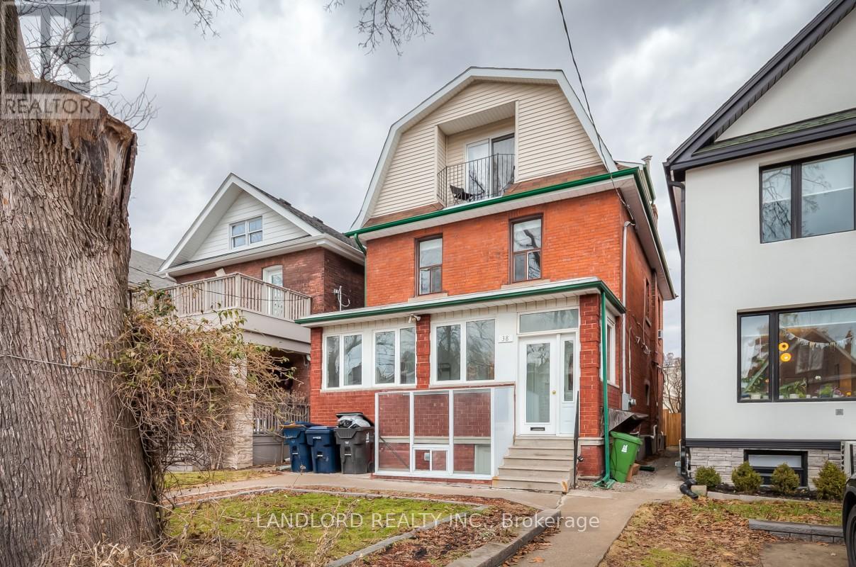 2nd Flr - 38 Humberside Avenue, Toronto, Ontario  M6P 1J7 - Photo 12 - W11915325