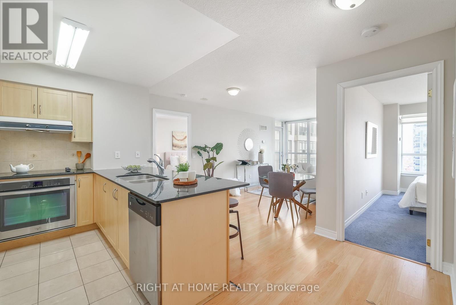 Property at 1202 - 60 DISERA DRIVE image 5