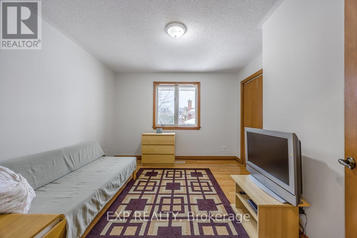 63 Riverside Drive, Toronto, Ontario  M9L 1J2 - Photo 24 - W11915346